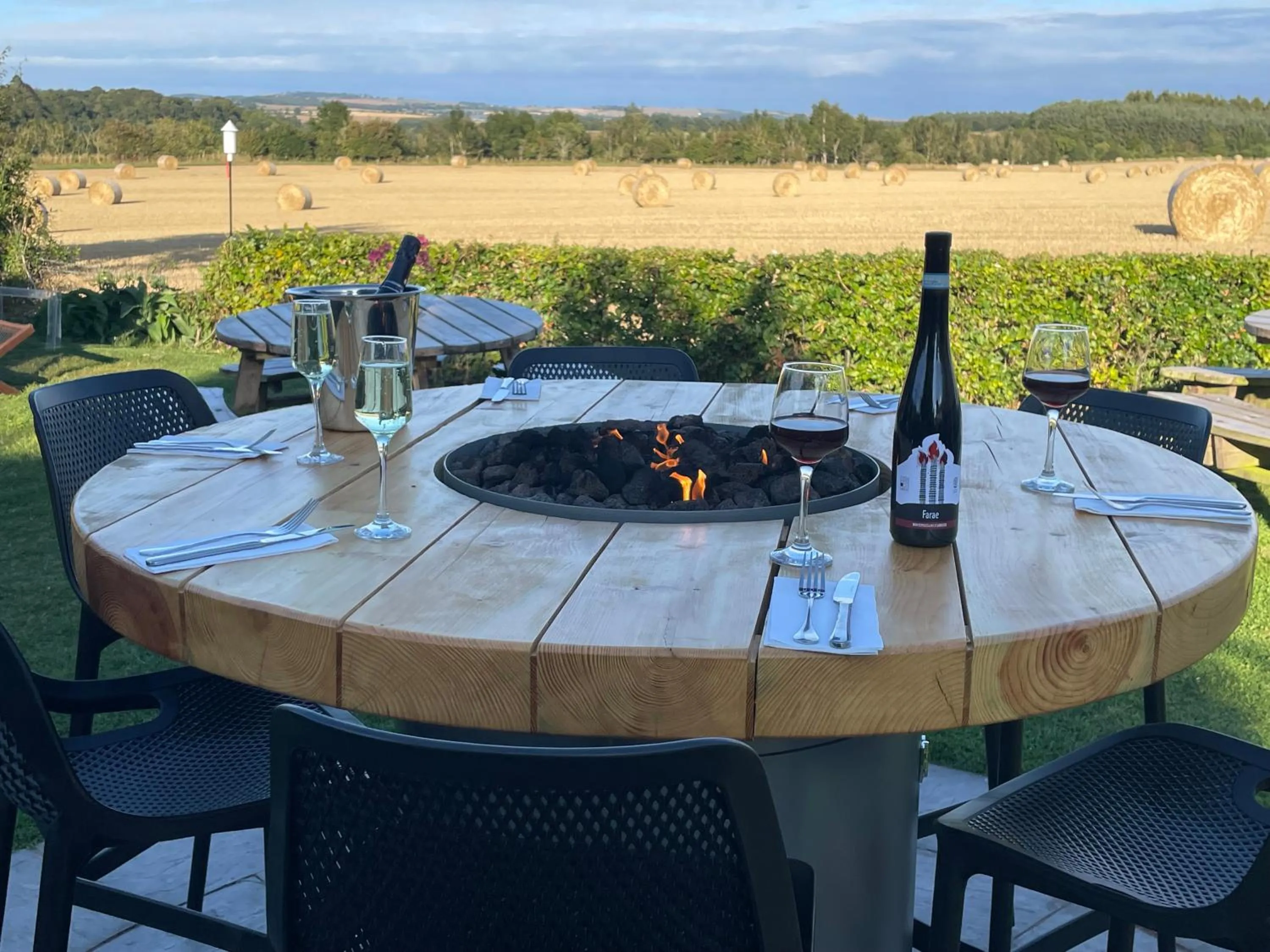 Dining area in Allanton Inn