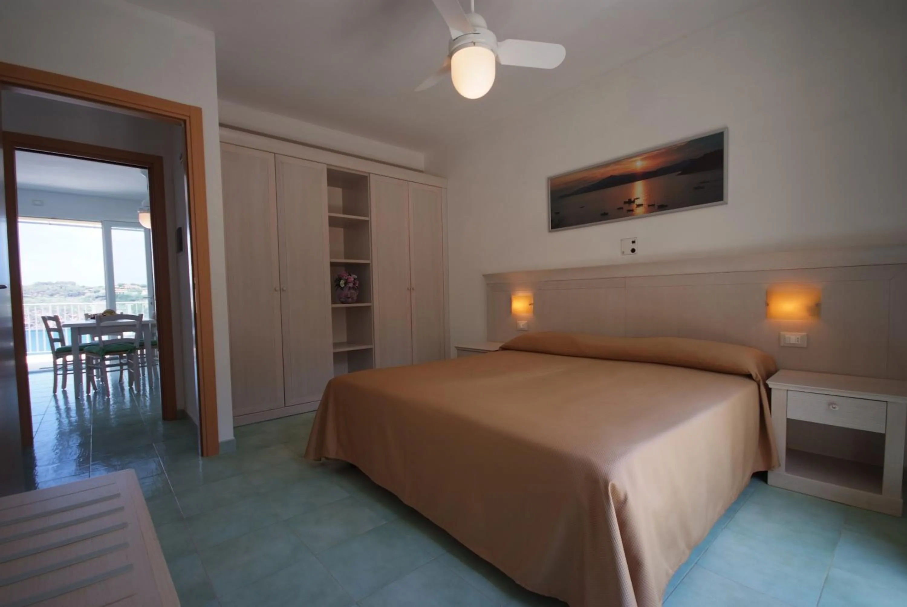 Day, Bed in Hotel Dino