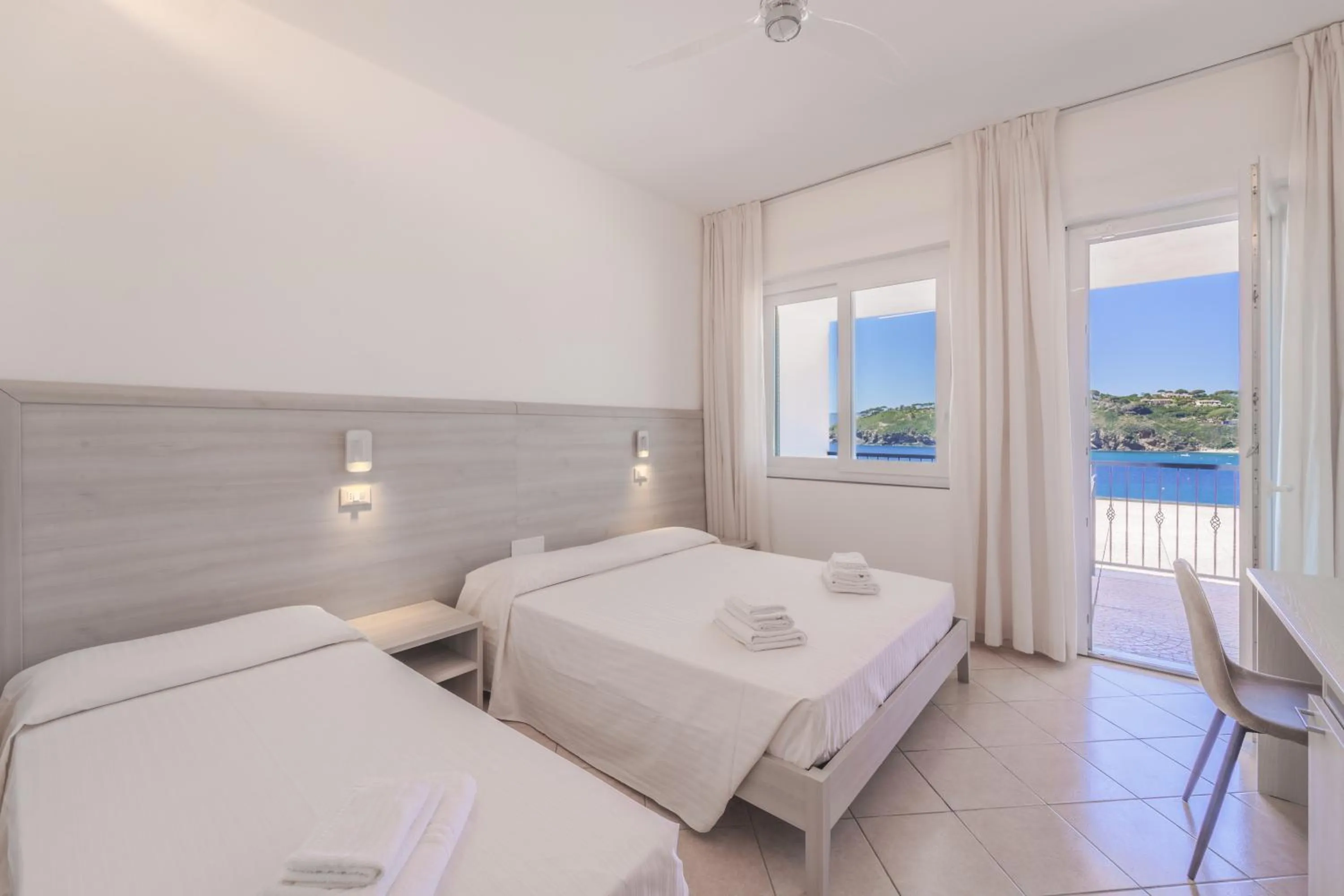 Bedroom, Bed in Hotel Dino