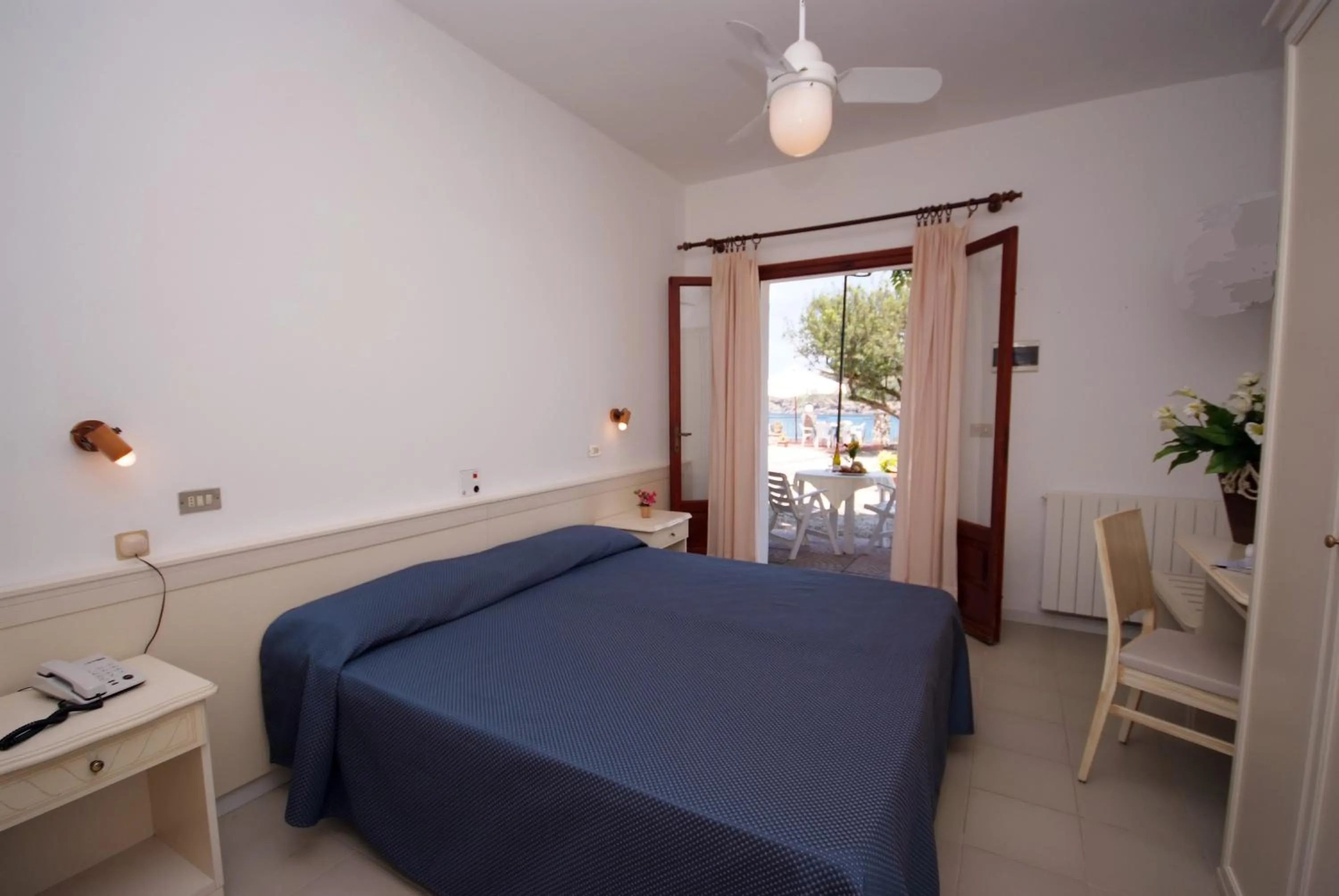 Bedroom, Bed in Hotel Dino