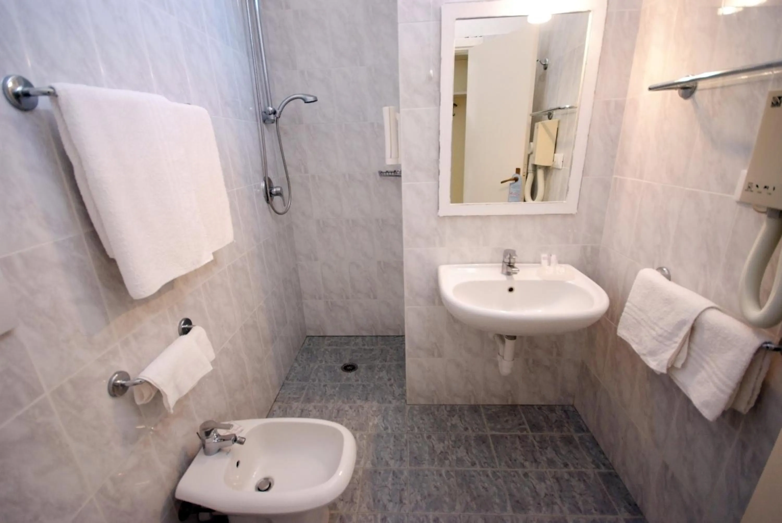 Bathroom in Hotel Dino