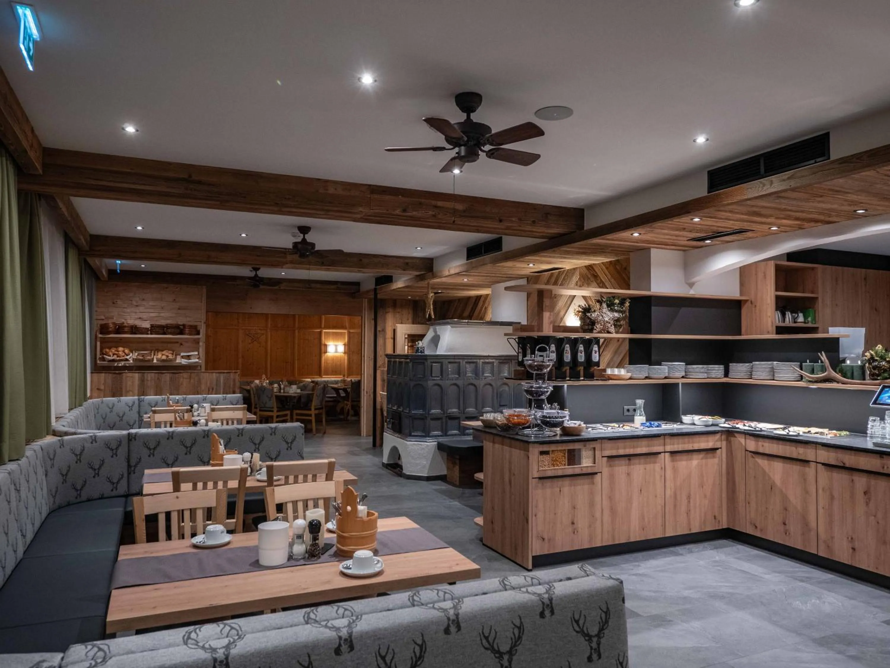 Restaurant/places to eat in Hotel & Apart Central