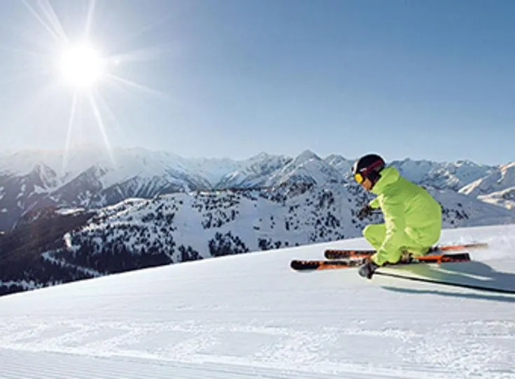 Skiing in Hotel & Apart Central