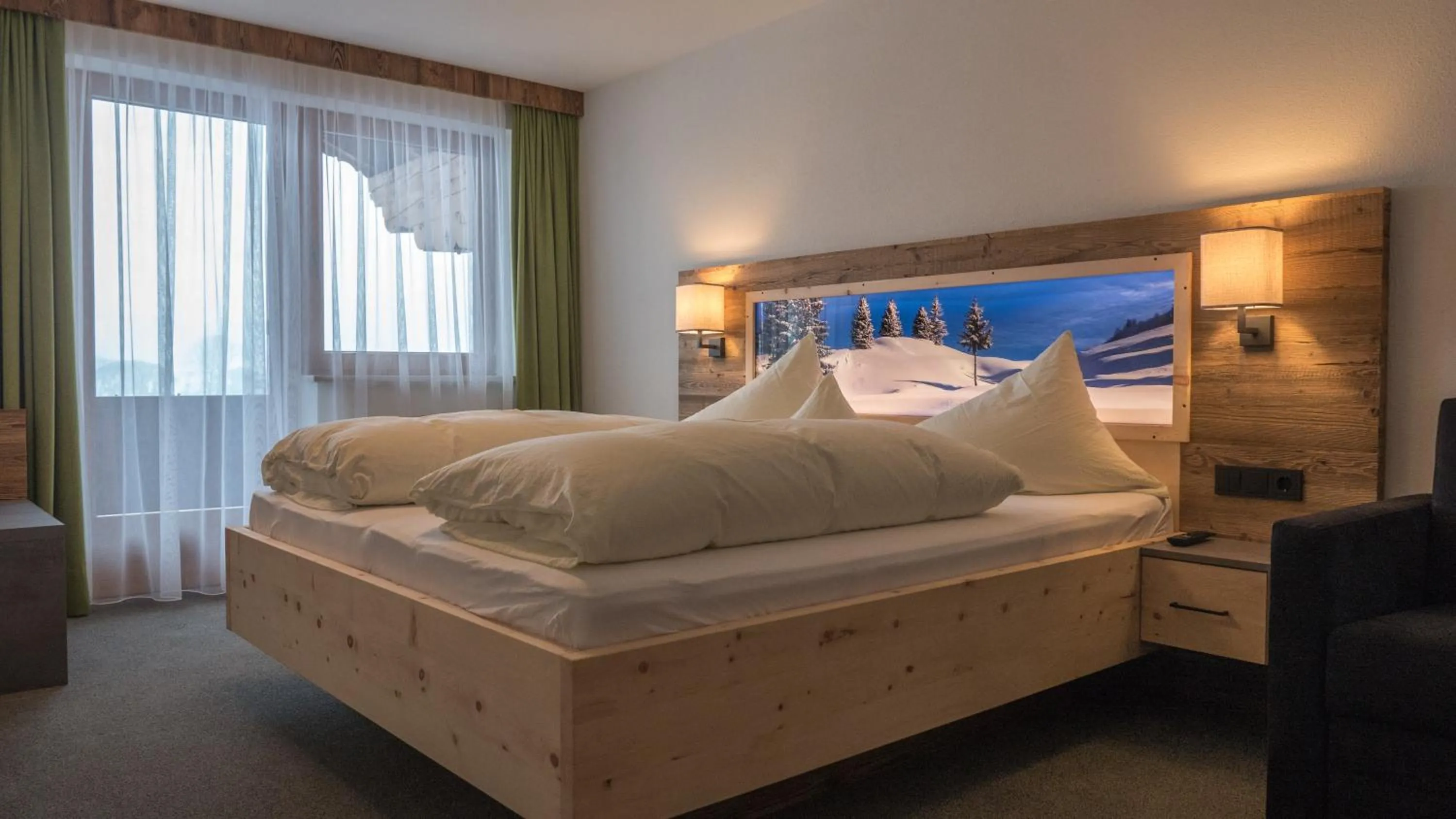 Bed in Hotel & Apart Central