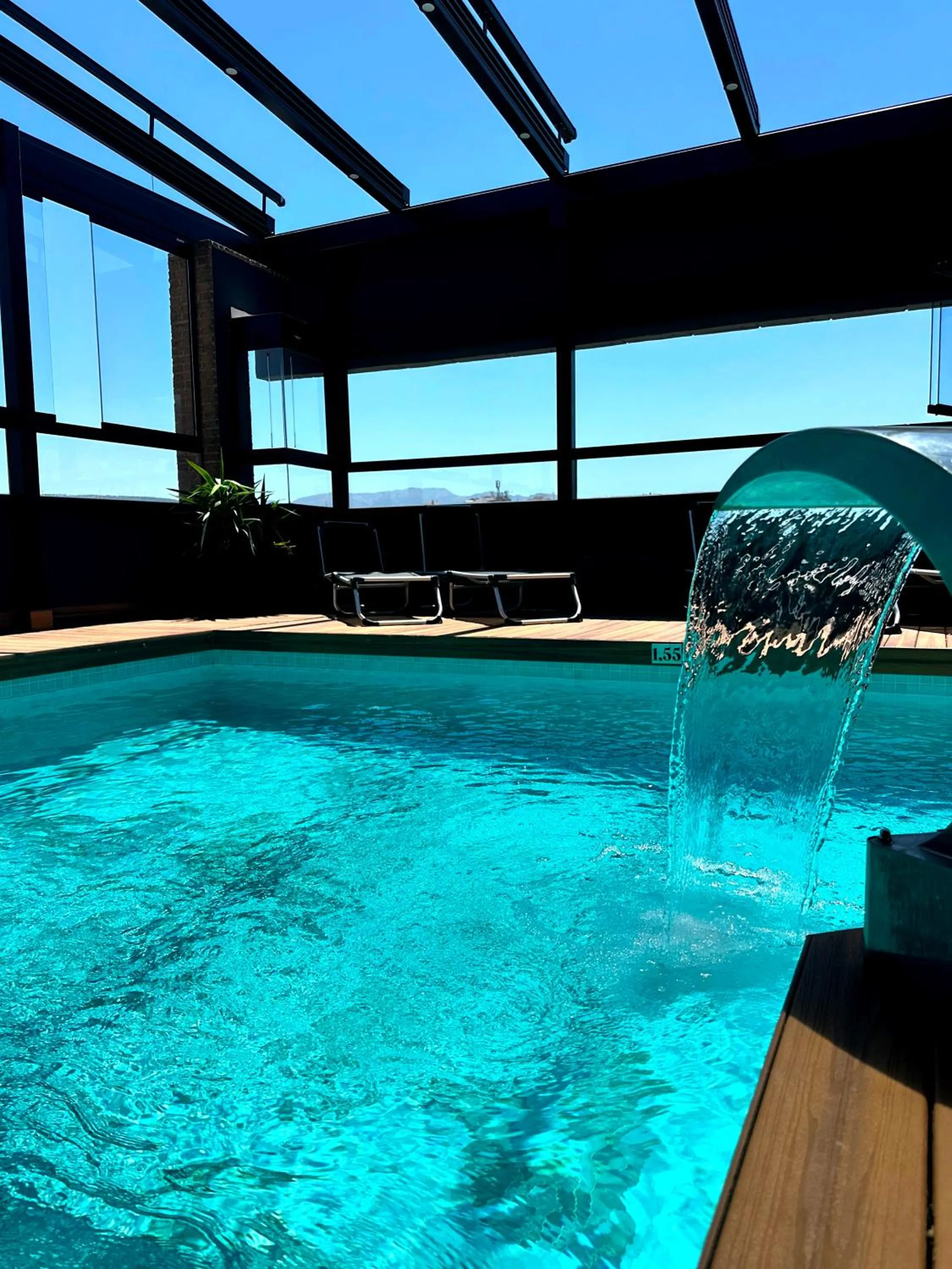 Swimming pool in Hotel Condestable Iranzo