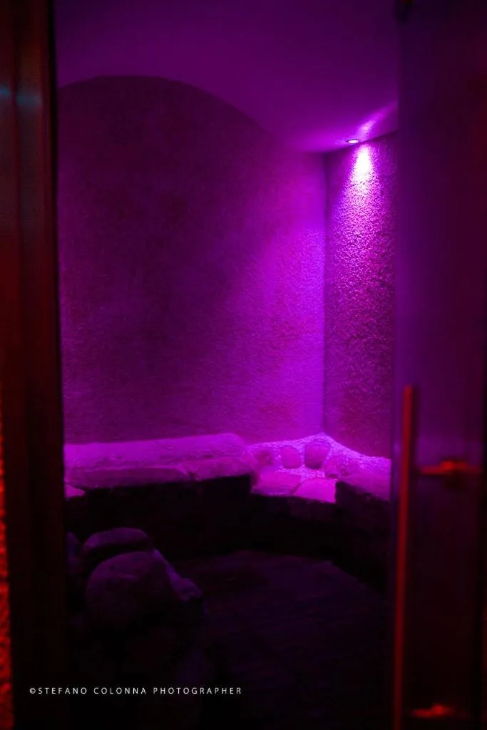 Bed in Regis Resort & Wellness