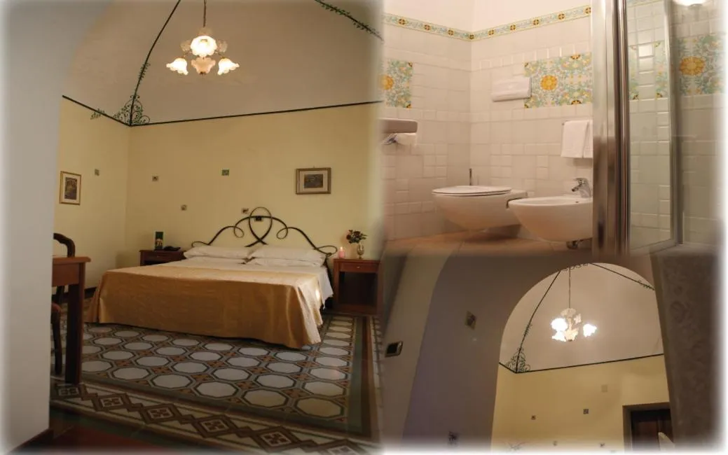 Bed in Regis Resort & Wellness