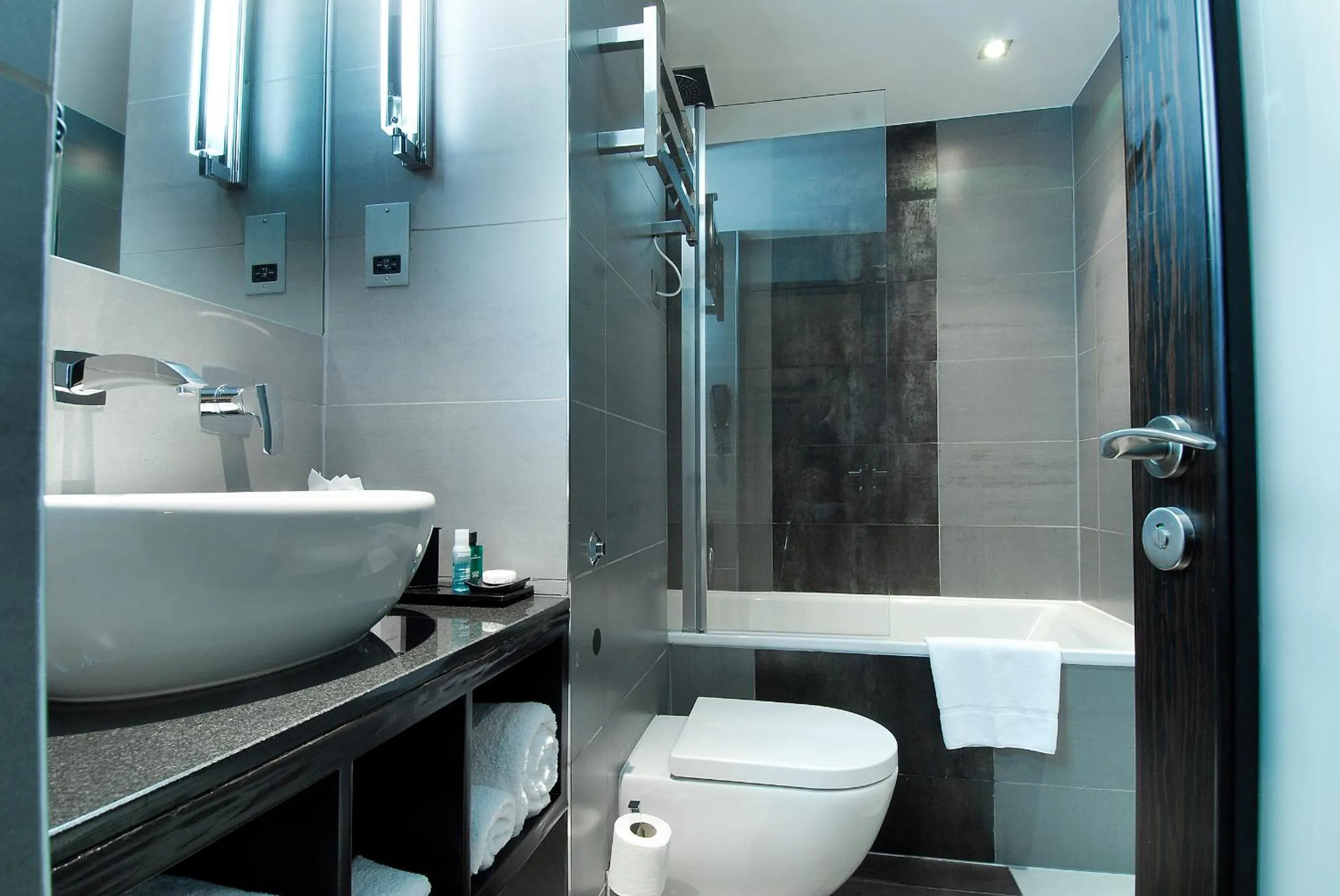 Bathroom in The Barbican Rooms