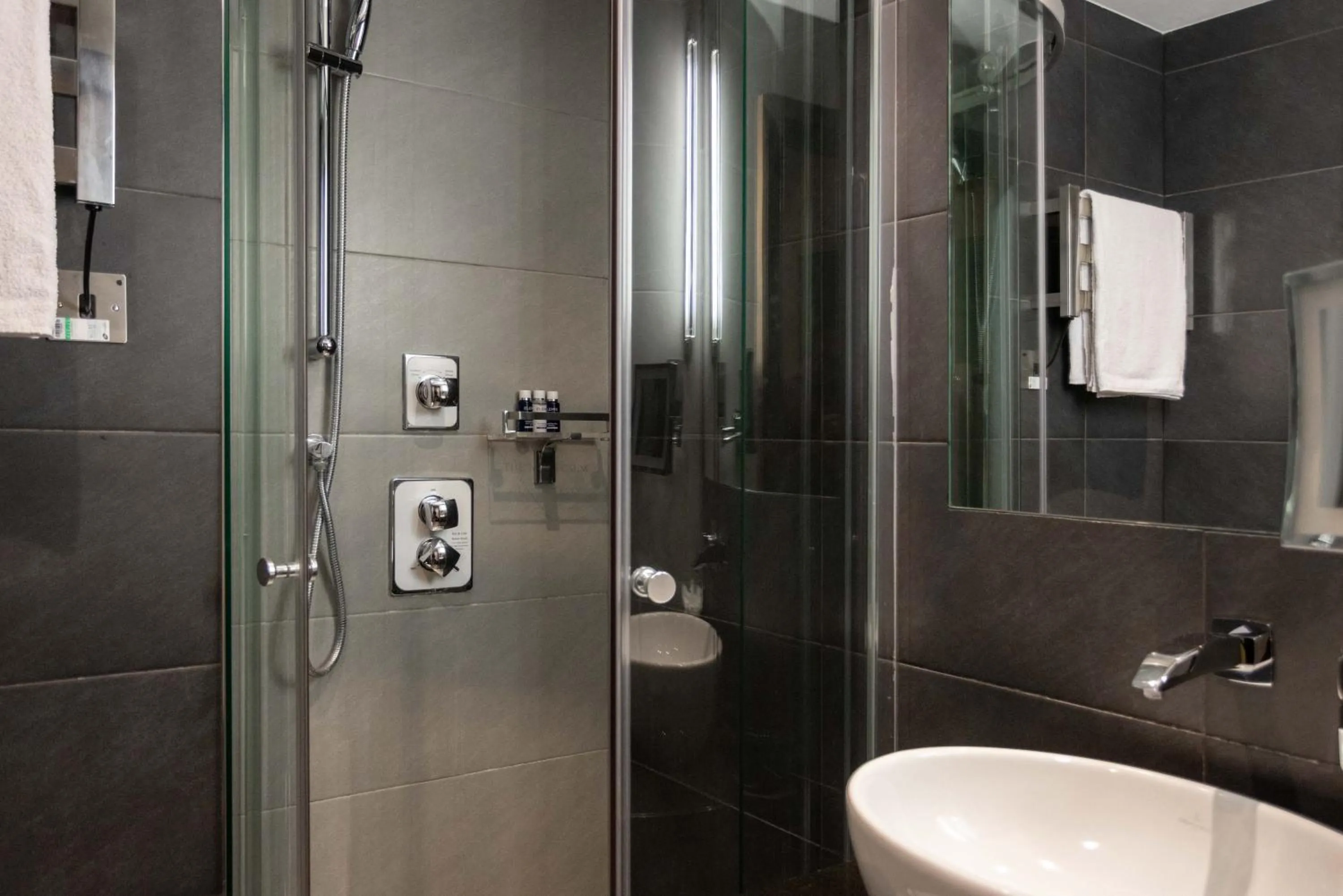 Shower in The Barbican Rooms