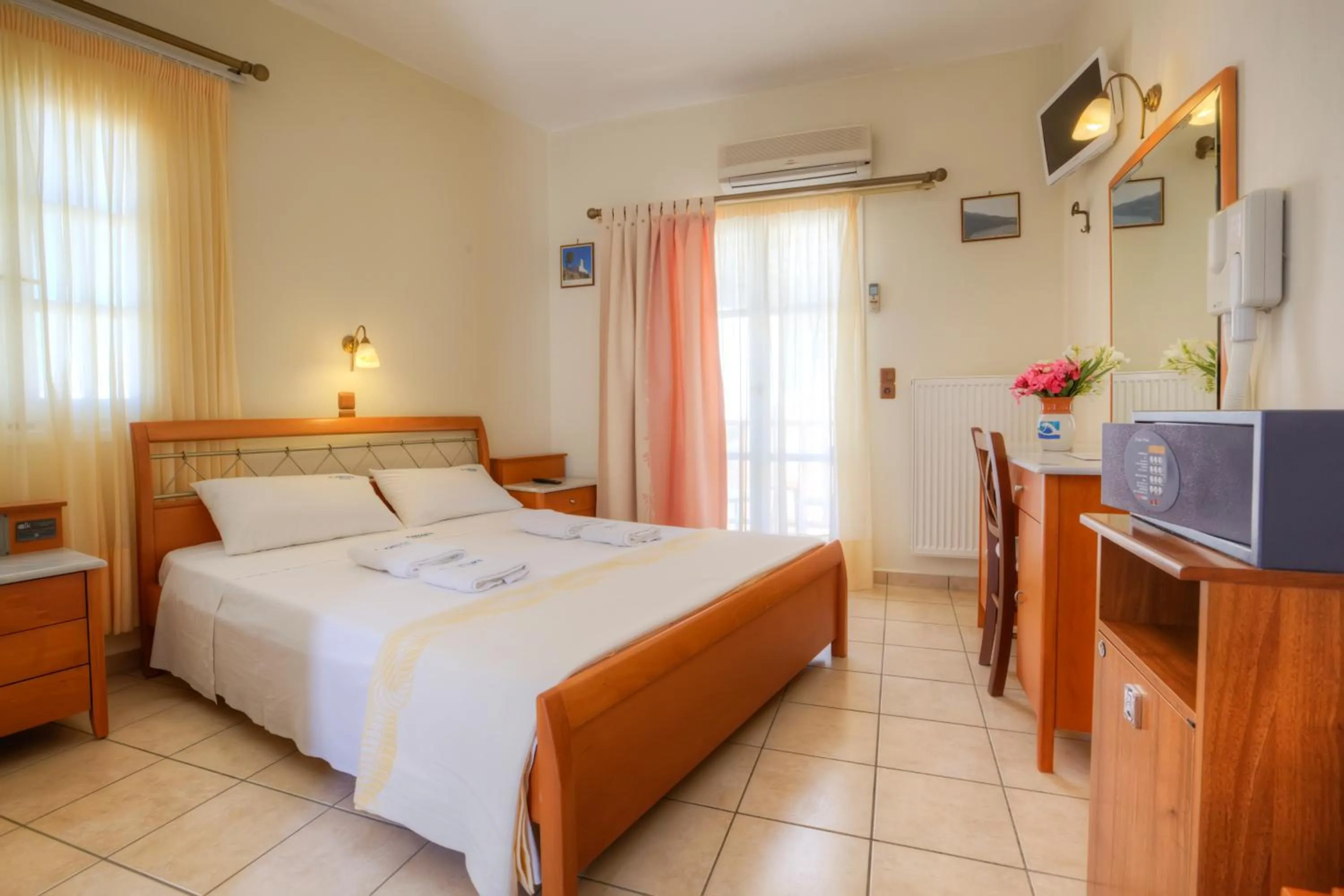 Photo of the whole room, Bed in ALK Hotelᵀᴹ