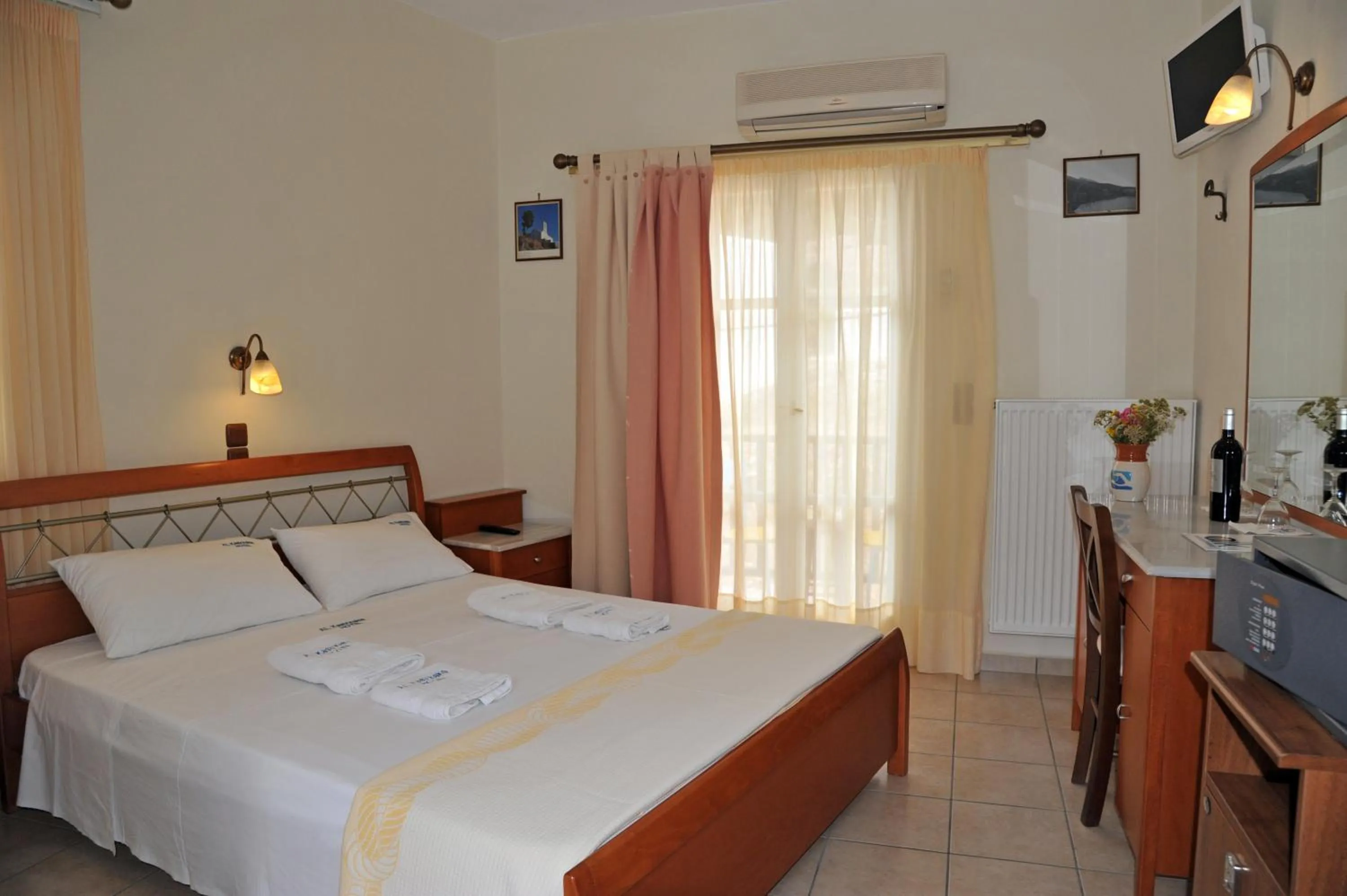 Photo of the whole room, Bed in ALK Hotelᵀᴹ