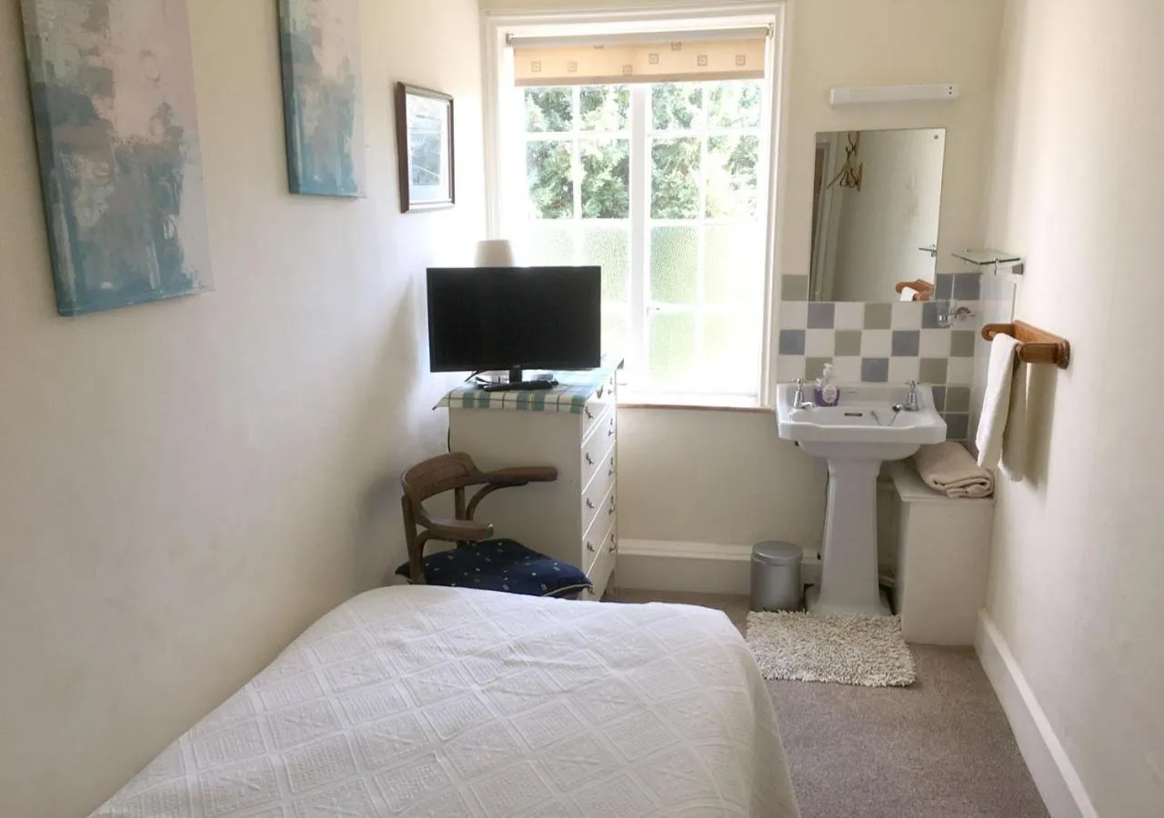 Single Room with Bathroom in Haselor Farm B & B
