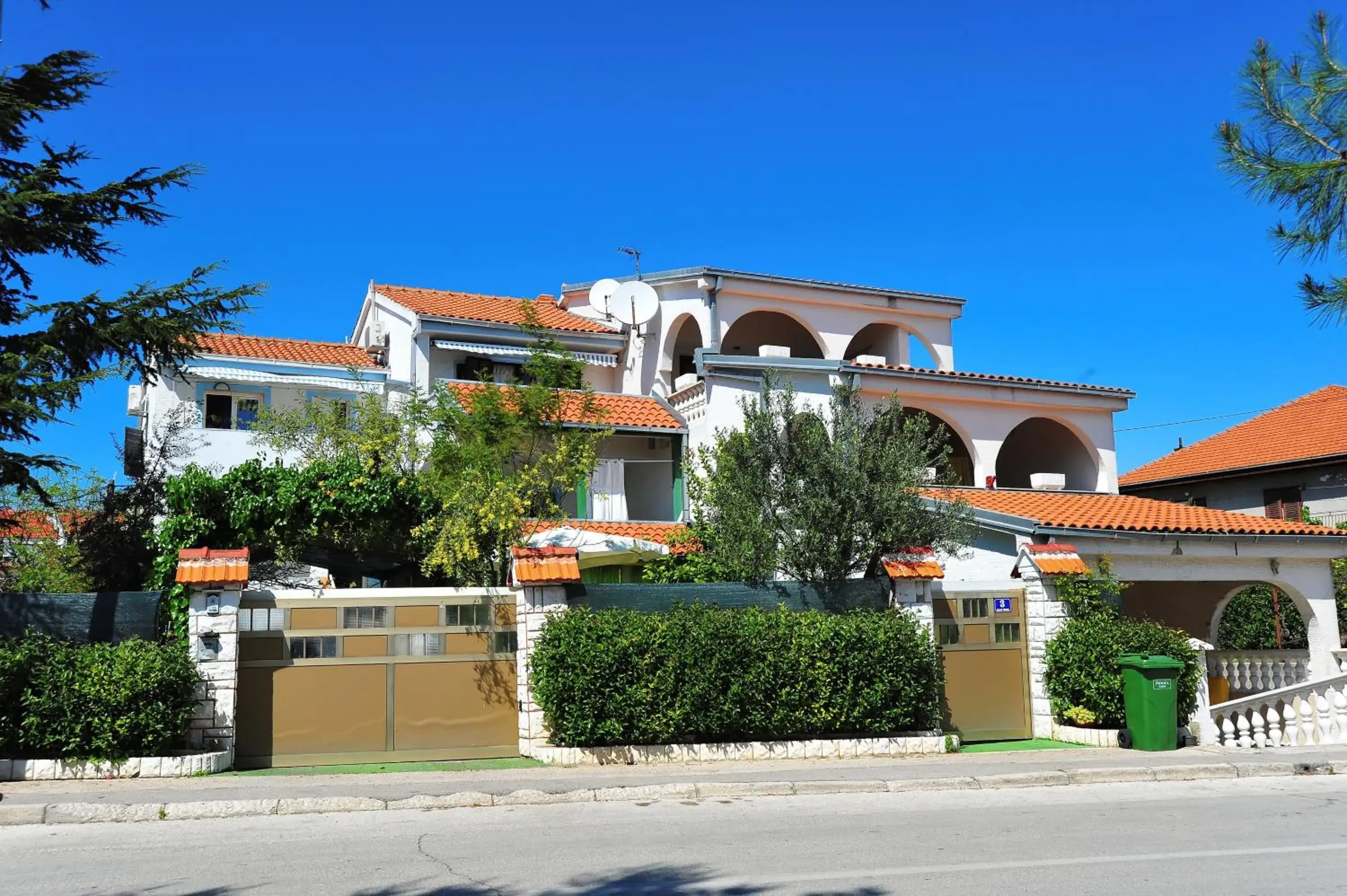 Apartments and Rooms Anika Apartments and Rooms Anika