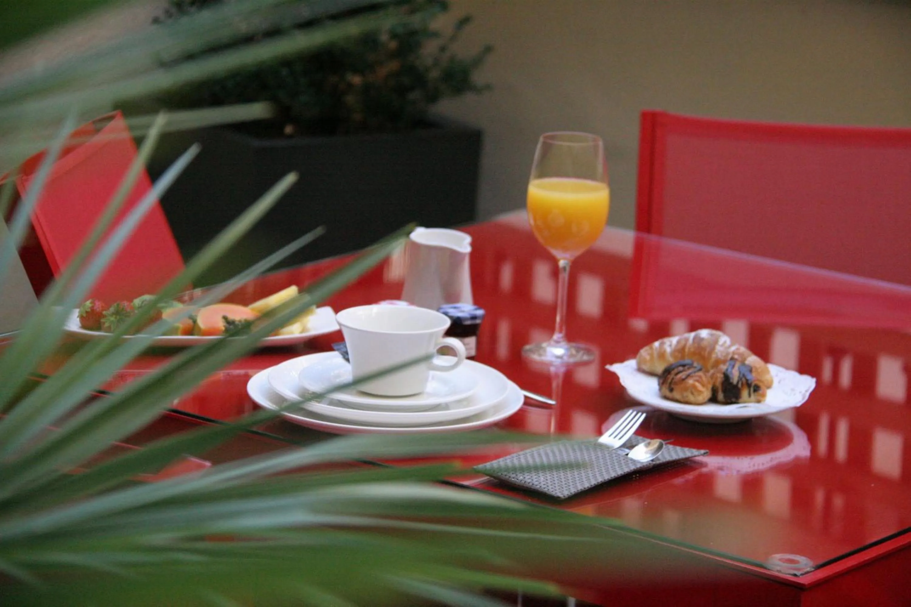 Restaurant/places to eat in Anba Boutique