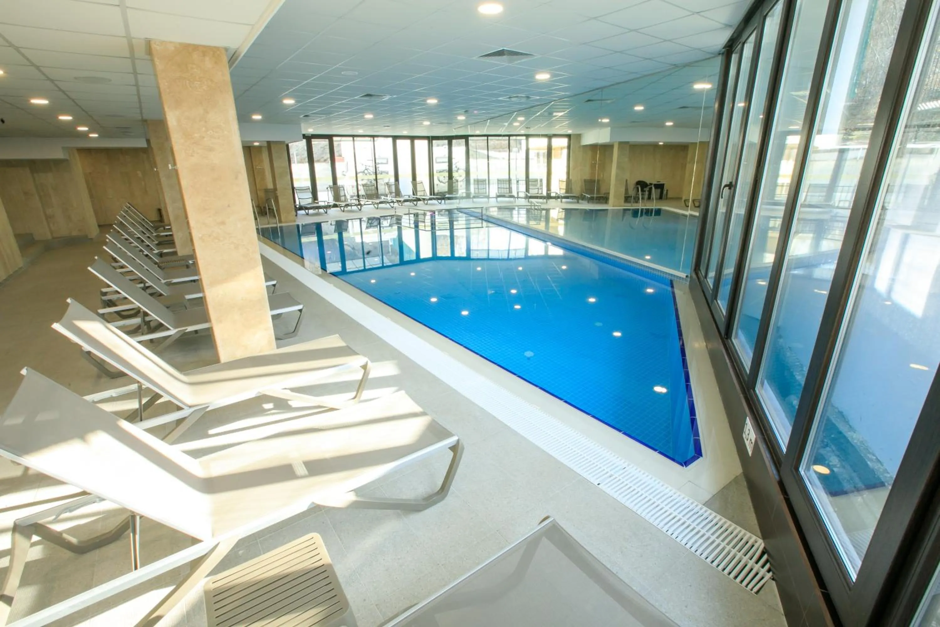 Swimming pool in Perun Hotel Sandanski