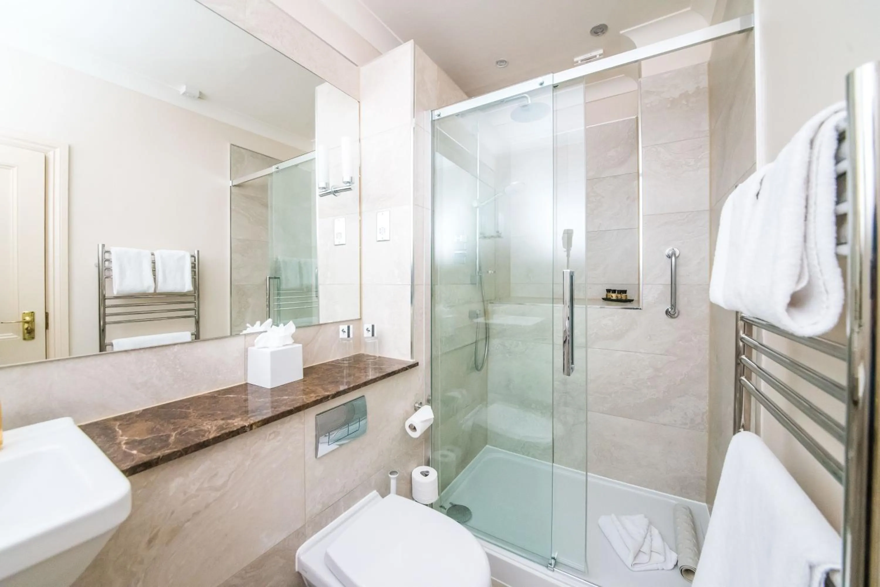 Bathroom in The Ayrlington Guesthouse