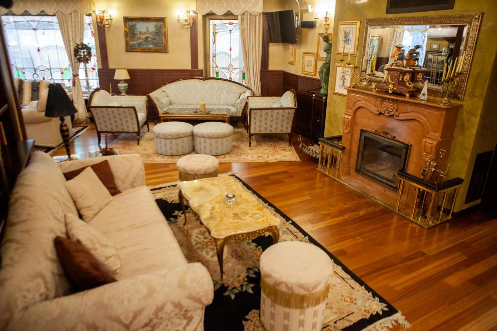 Lobby or reception in Meg-Lozenetz Hotel