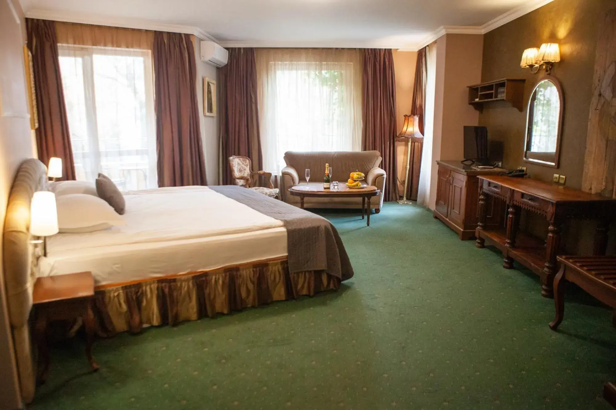 King Room in Meg-Lozenetz Hotel King Room in Meg-Lozenetz Hotel