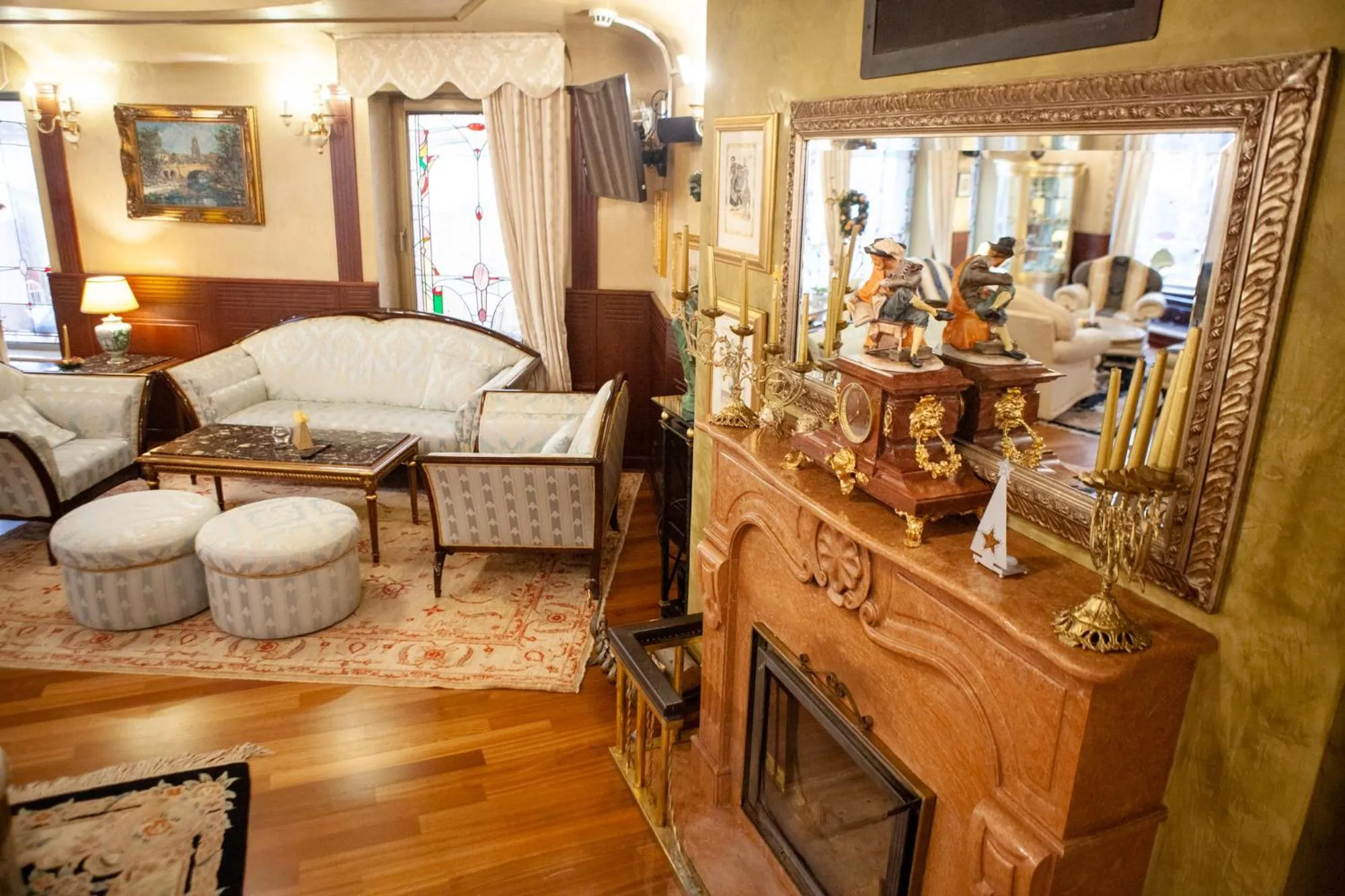 Lobby or reception in Meg-Lozenetz Hotel