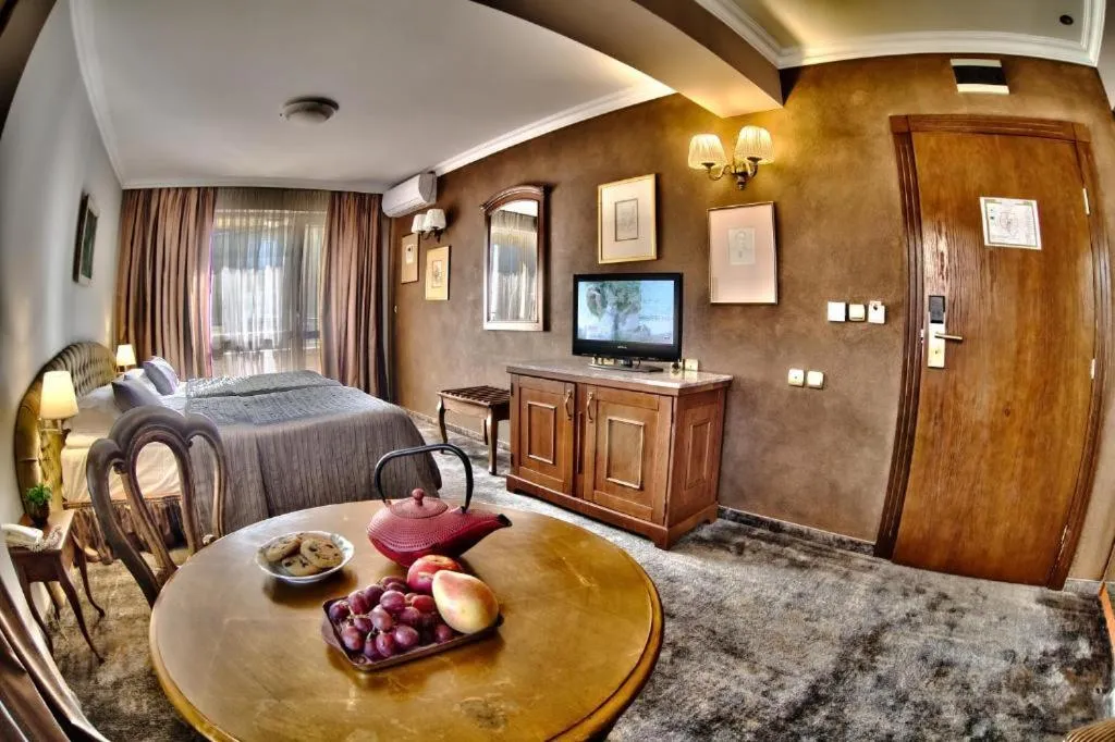 Bed in Meg-Lozenetz Hotel