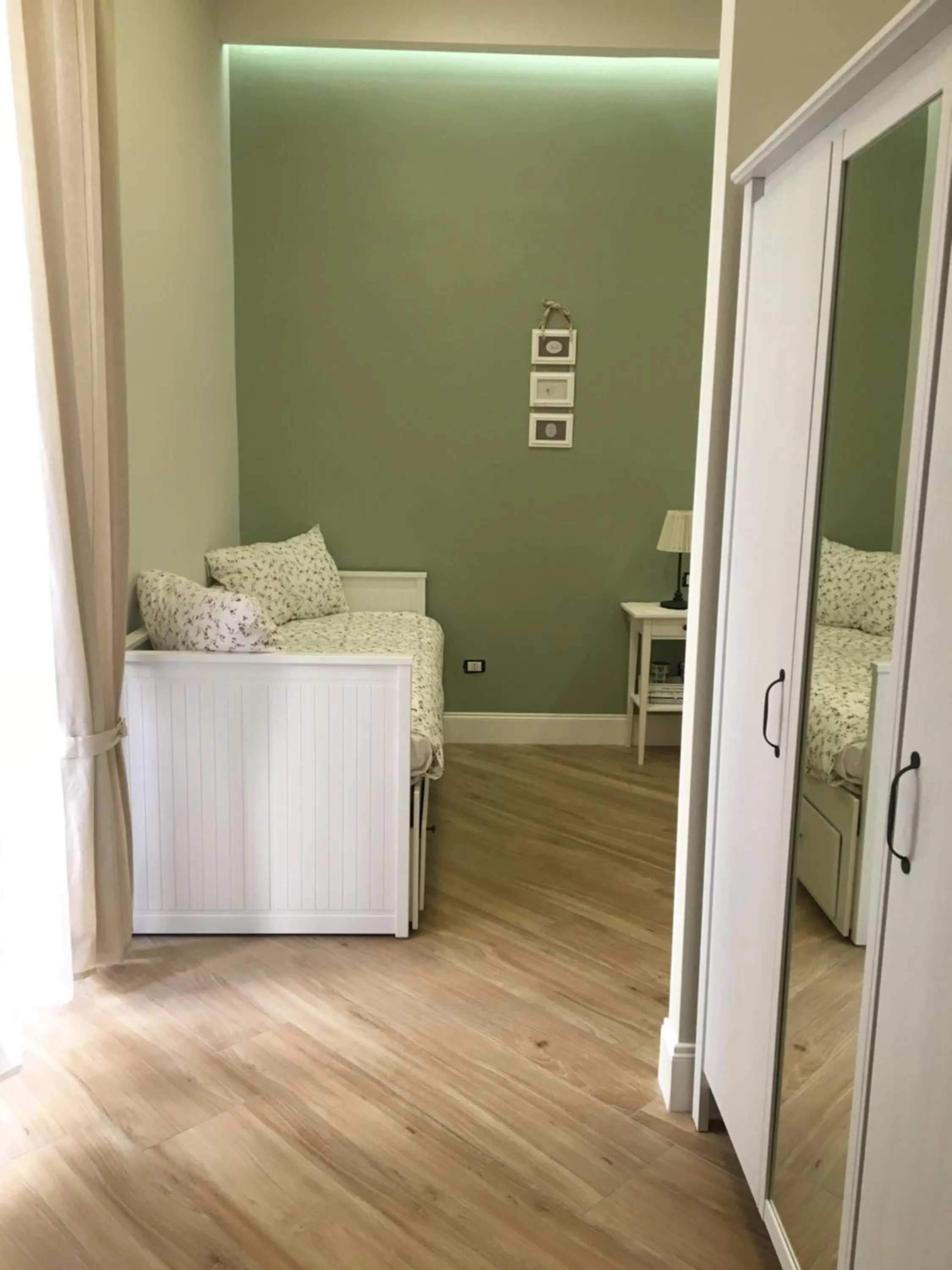 B&B Garibaldi Station