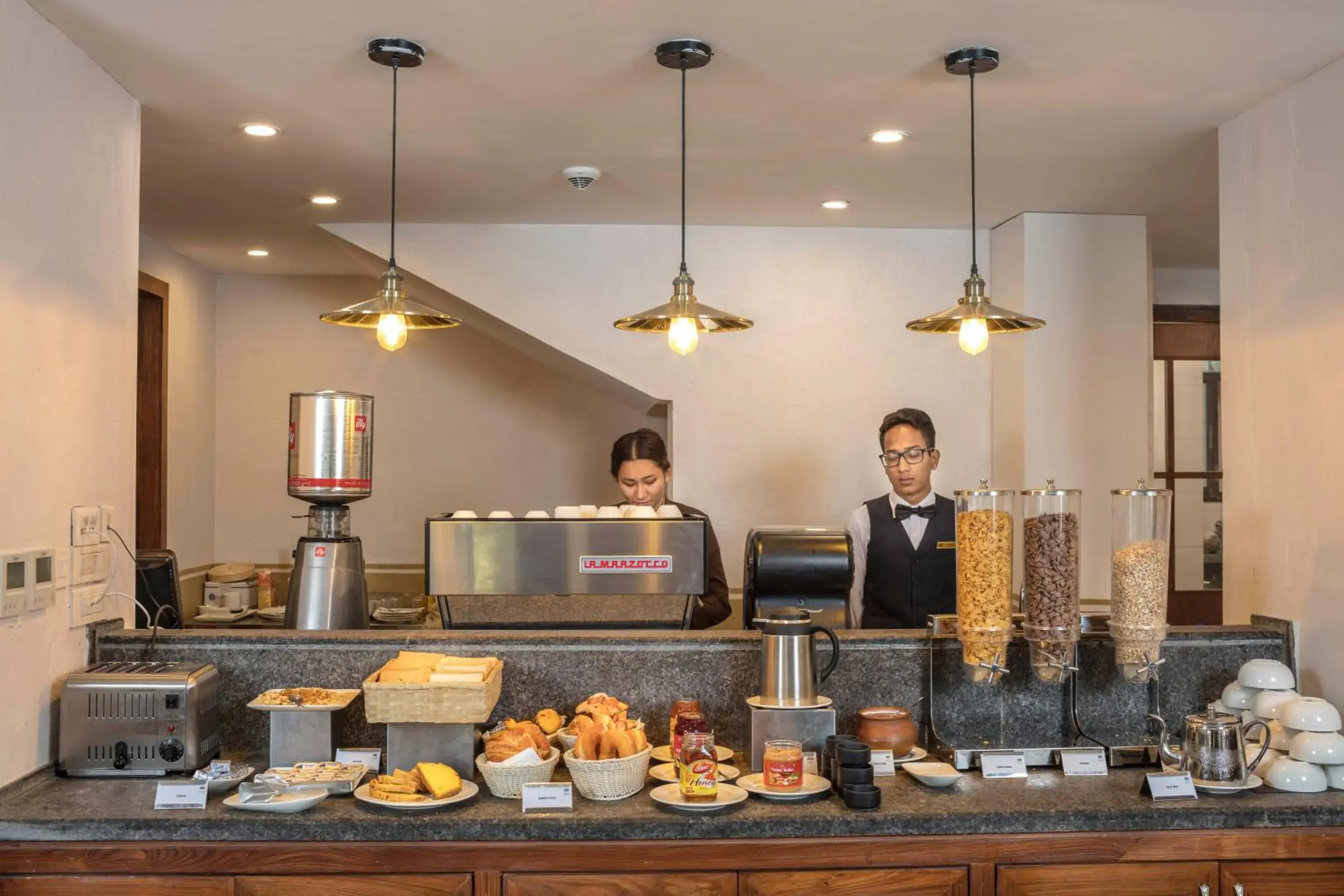 Restaurant/places to eat in Nepali Ghar Hotel Restaurant/places to eat in Nepali Ghar Hotel