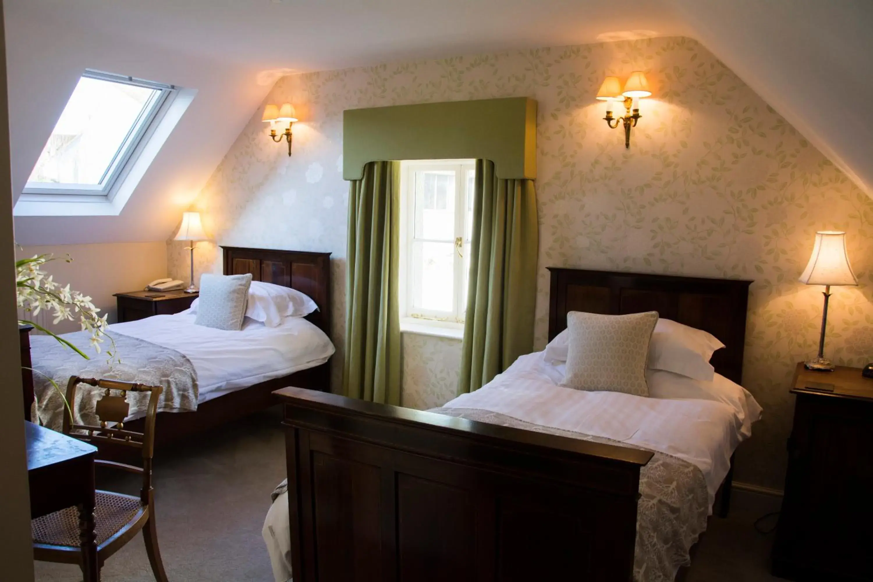 Standard Twin Room - single occupancy in The Lion Standard Twin Room - single occupancy in The Lion