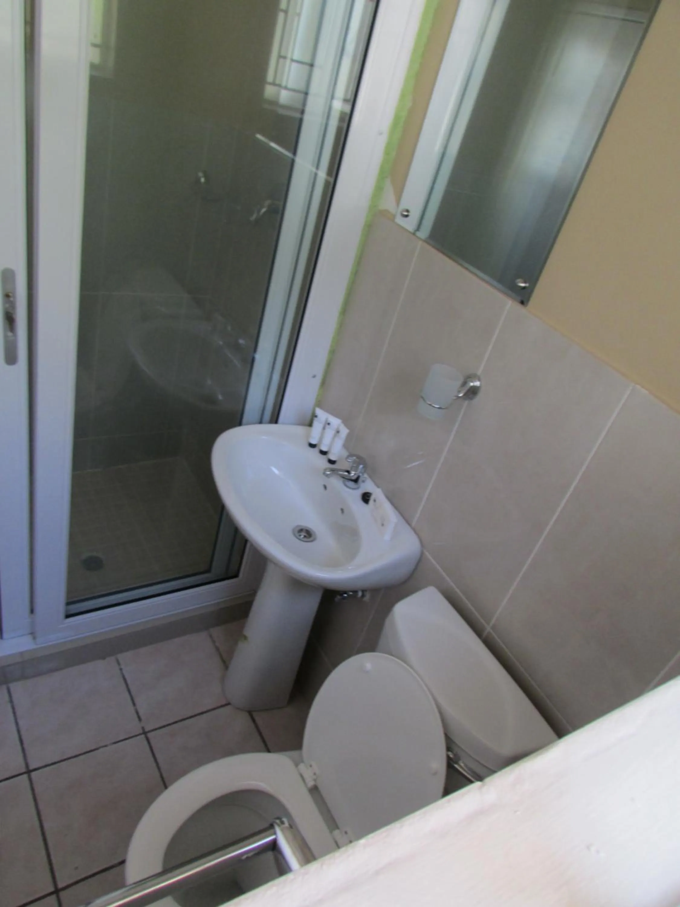 Bathroom in Bridgeville Guest House( Pty) Ltd