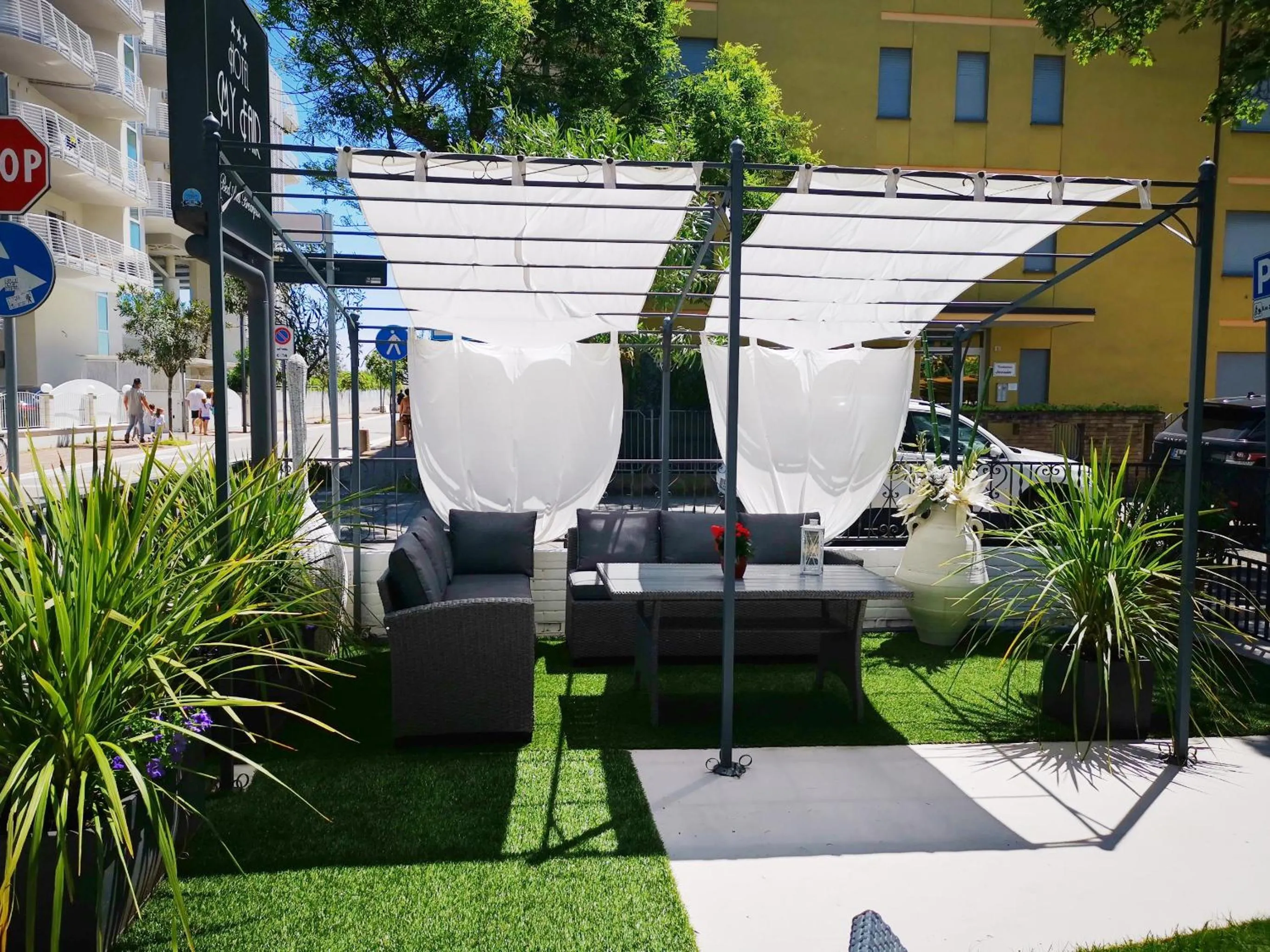 Garden in Hotel My Fair