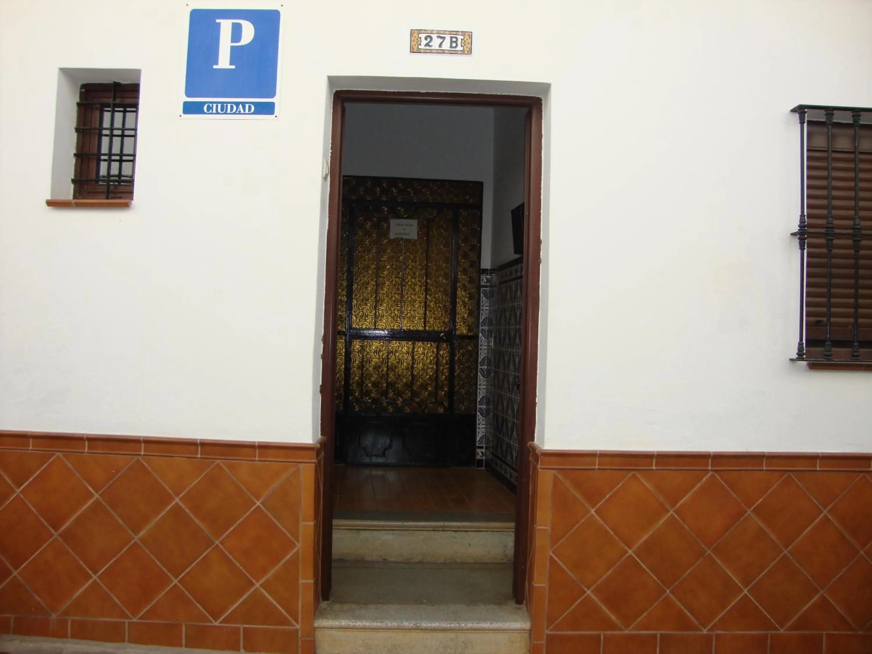 Facade/entrance in B&B Cervantes