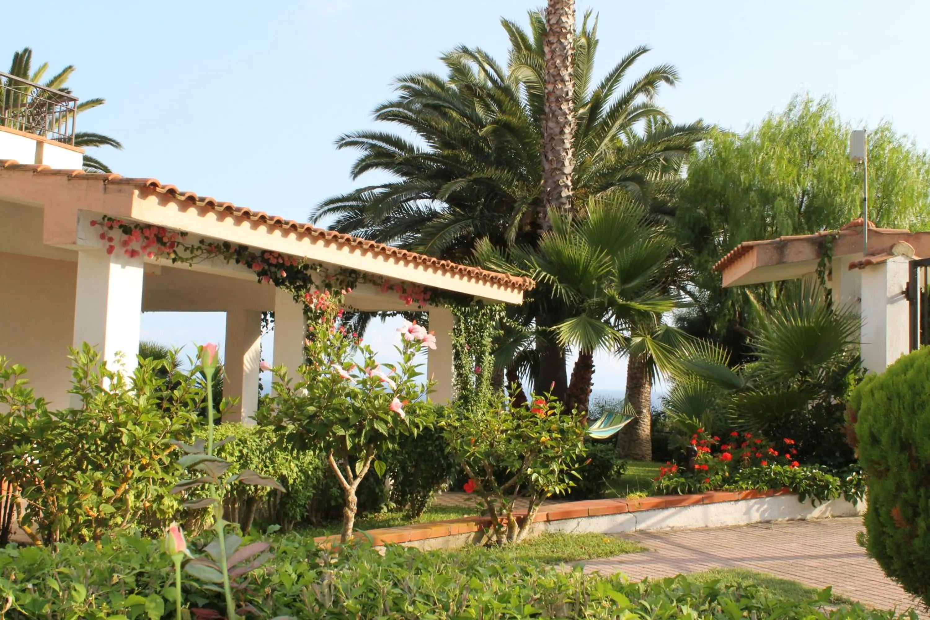 Garden in Rosy Hotel Residence