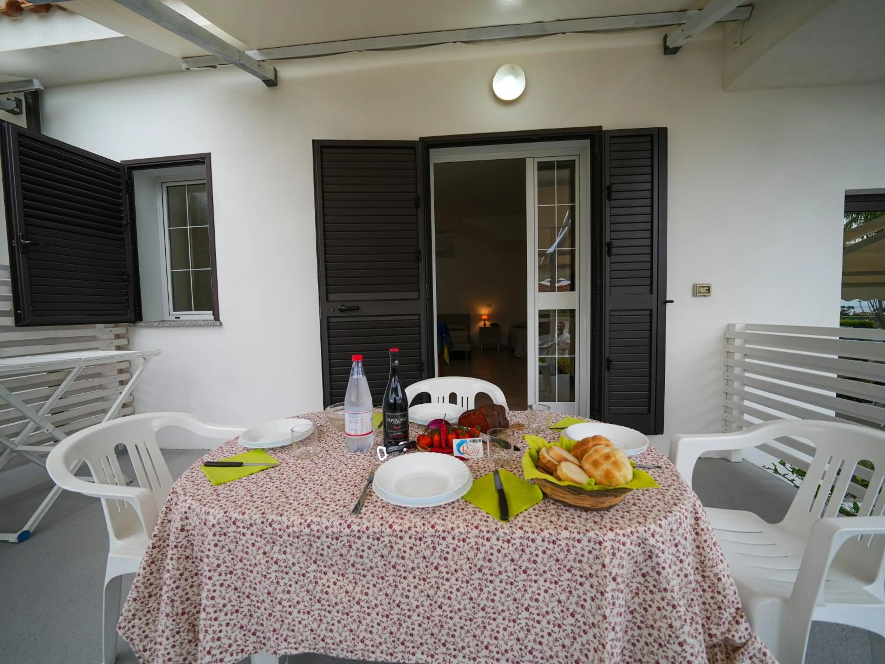 Dining area in Rosy Hotel Residence
