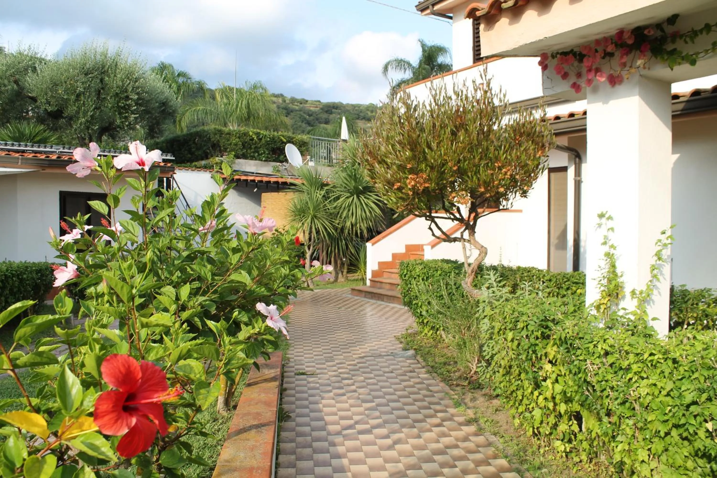 Garden in Rosy Hotel Residence