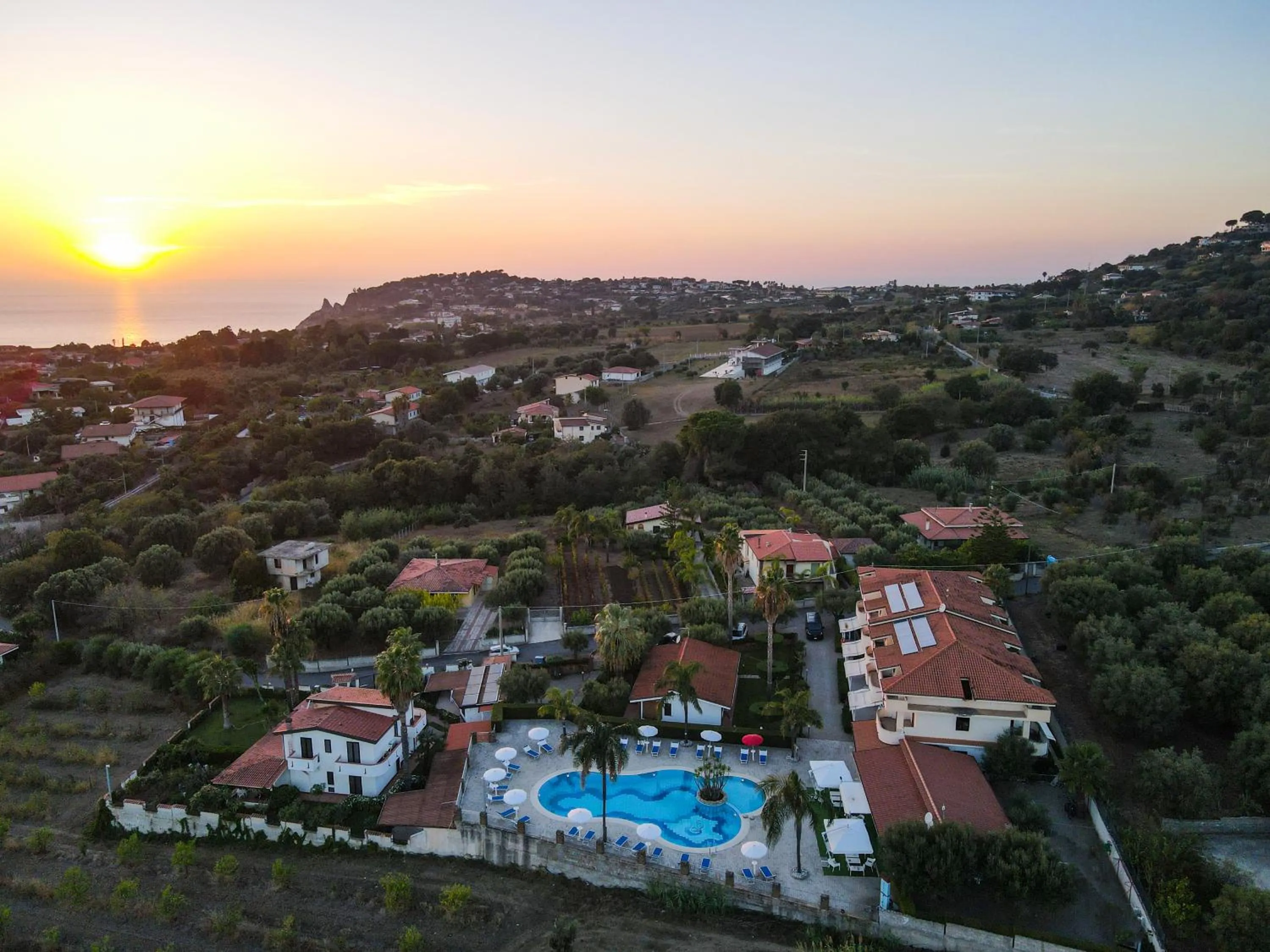 Sunset in Rosy Hotel Residence