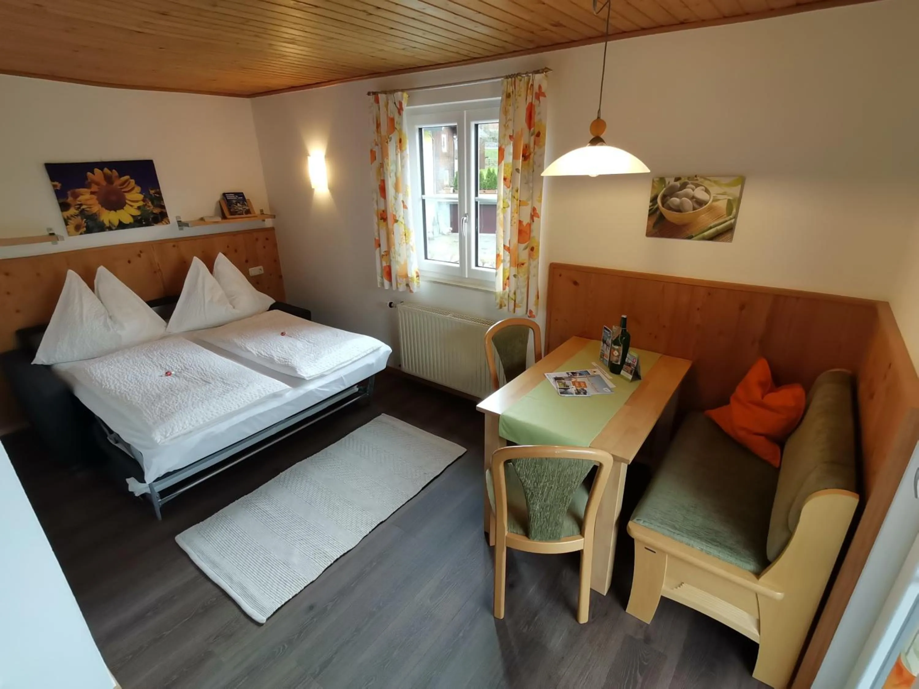 Dining area, Bed in Landhaus Schwaighofer Dachstein West