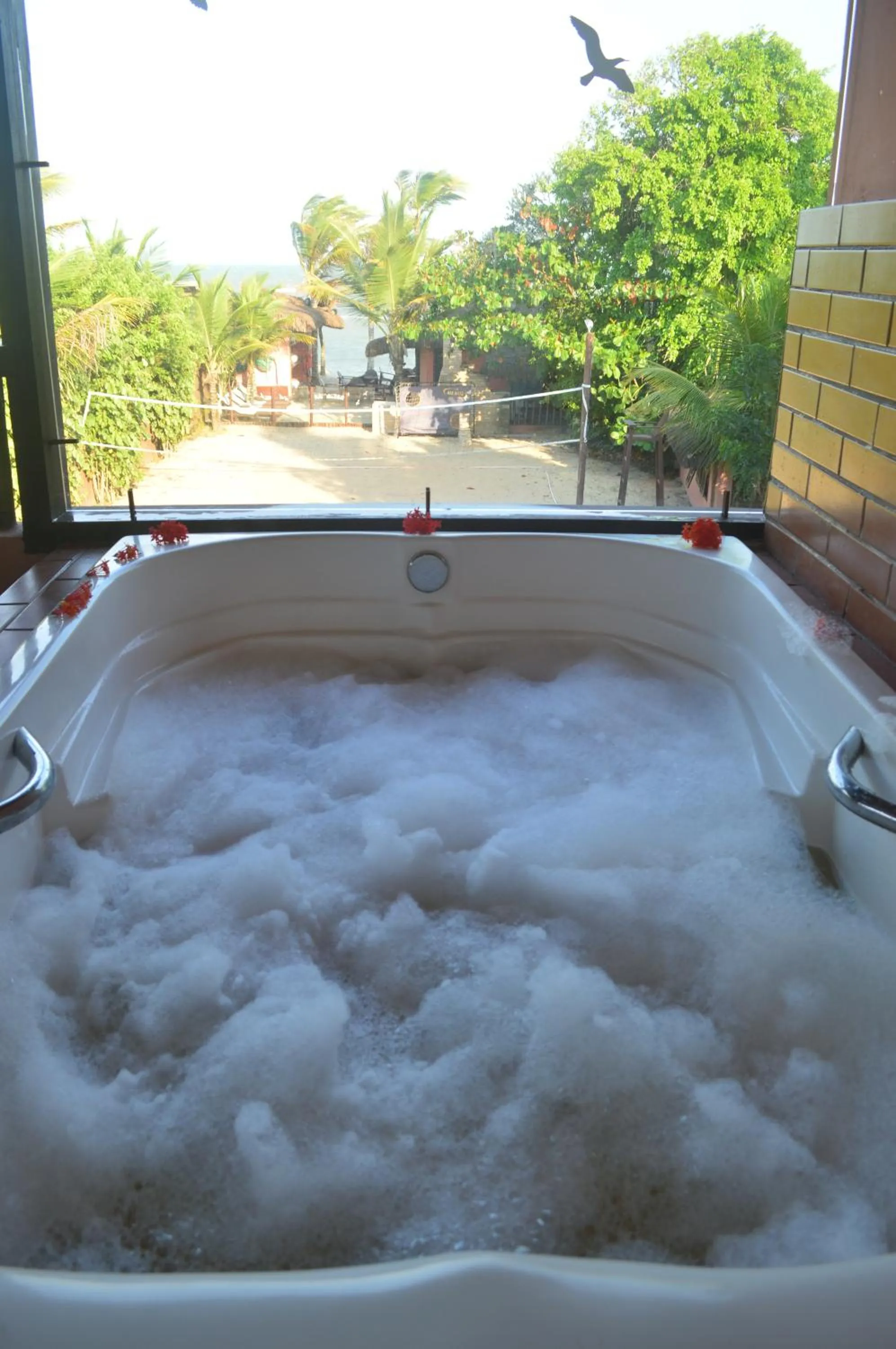 Hot Tub in Beijamar Praia Hotel