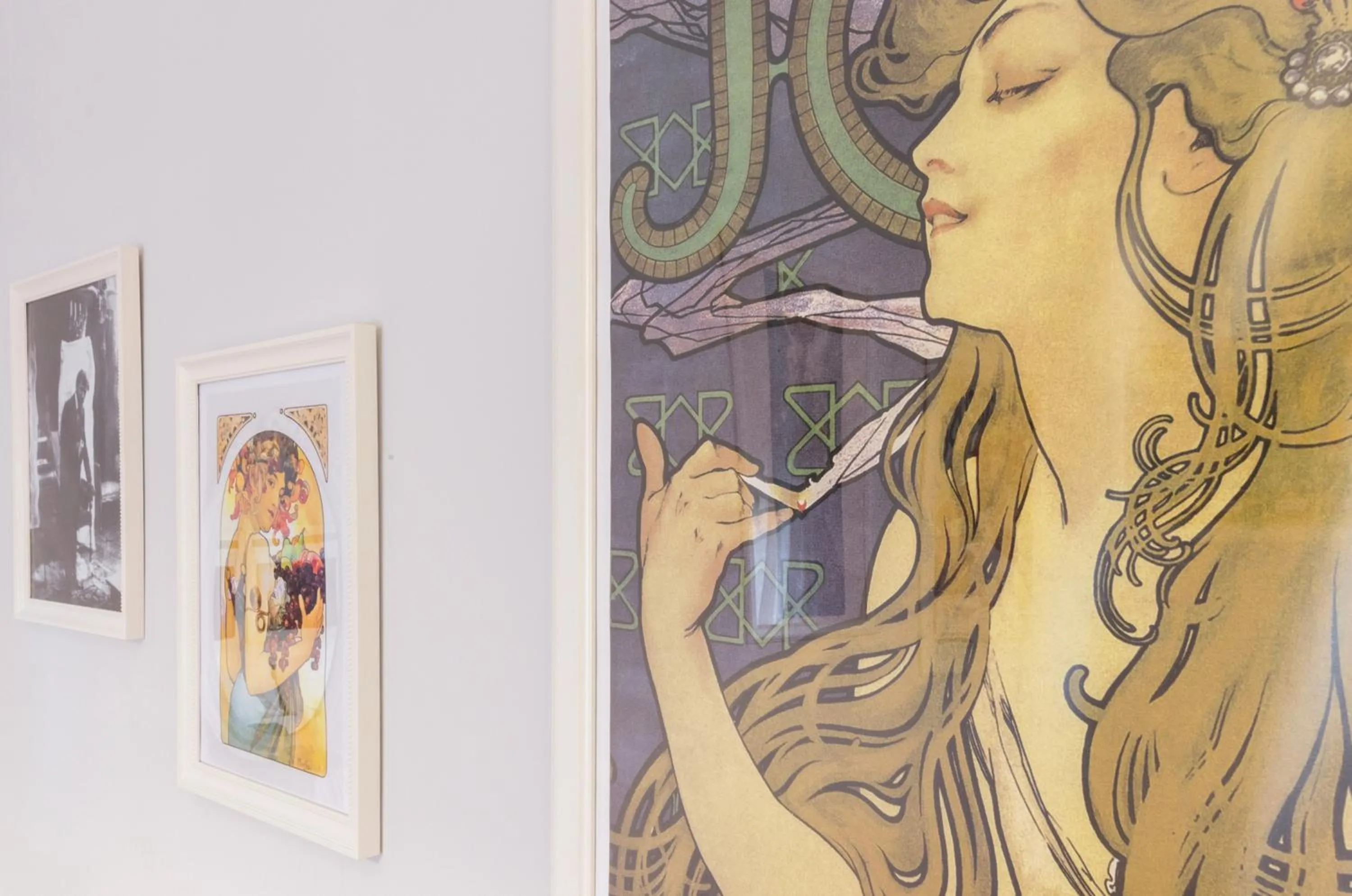 Decorative detail in Liberty Trastevere B&B