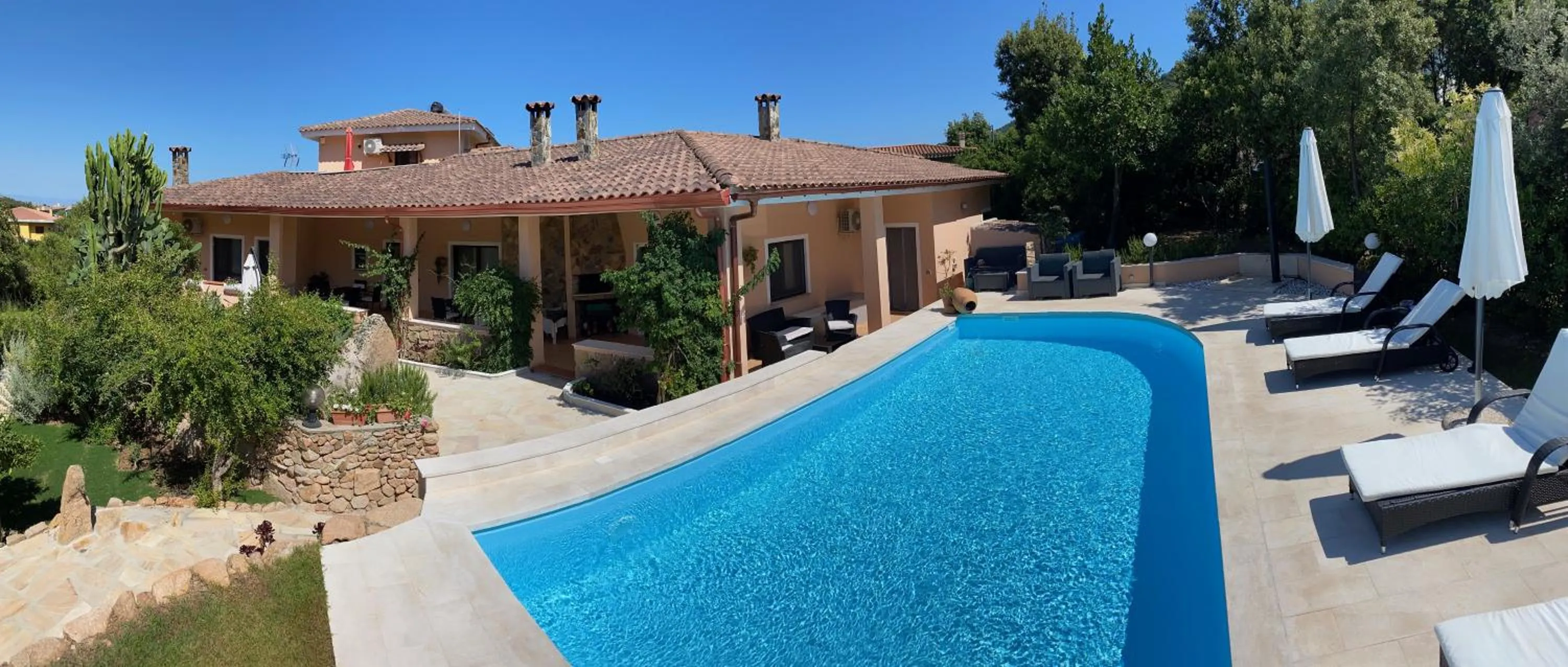 Property building in Casa Mariluka