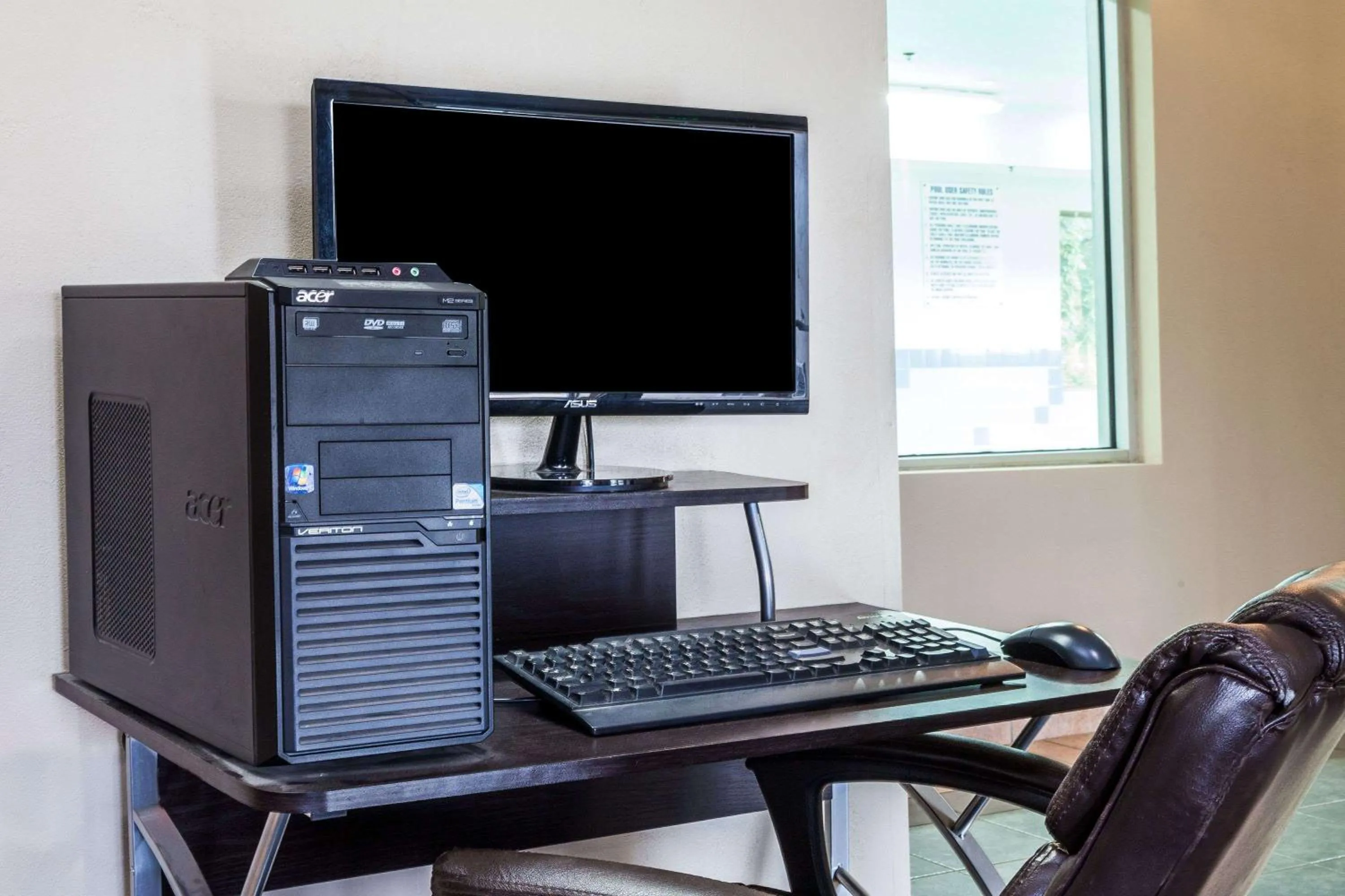 On site in Super 8 by Wyndham Valparaiso