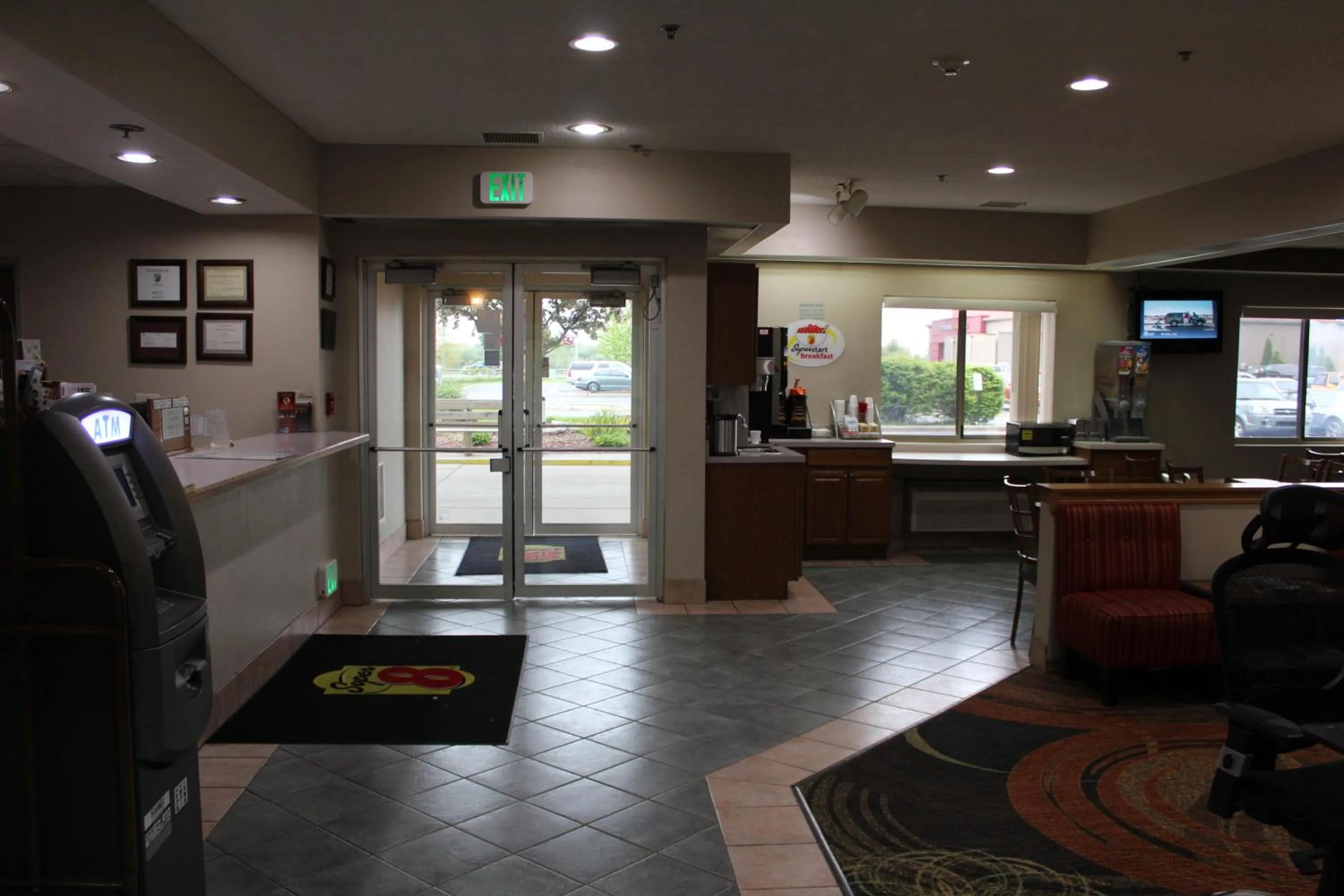 Lobby or reception in Super 8 by Wyndham Valparaiso