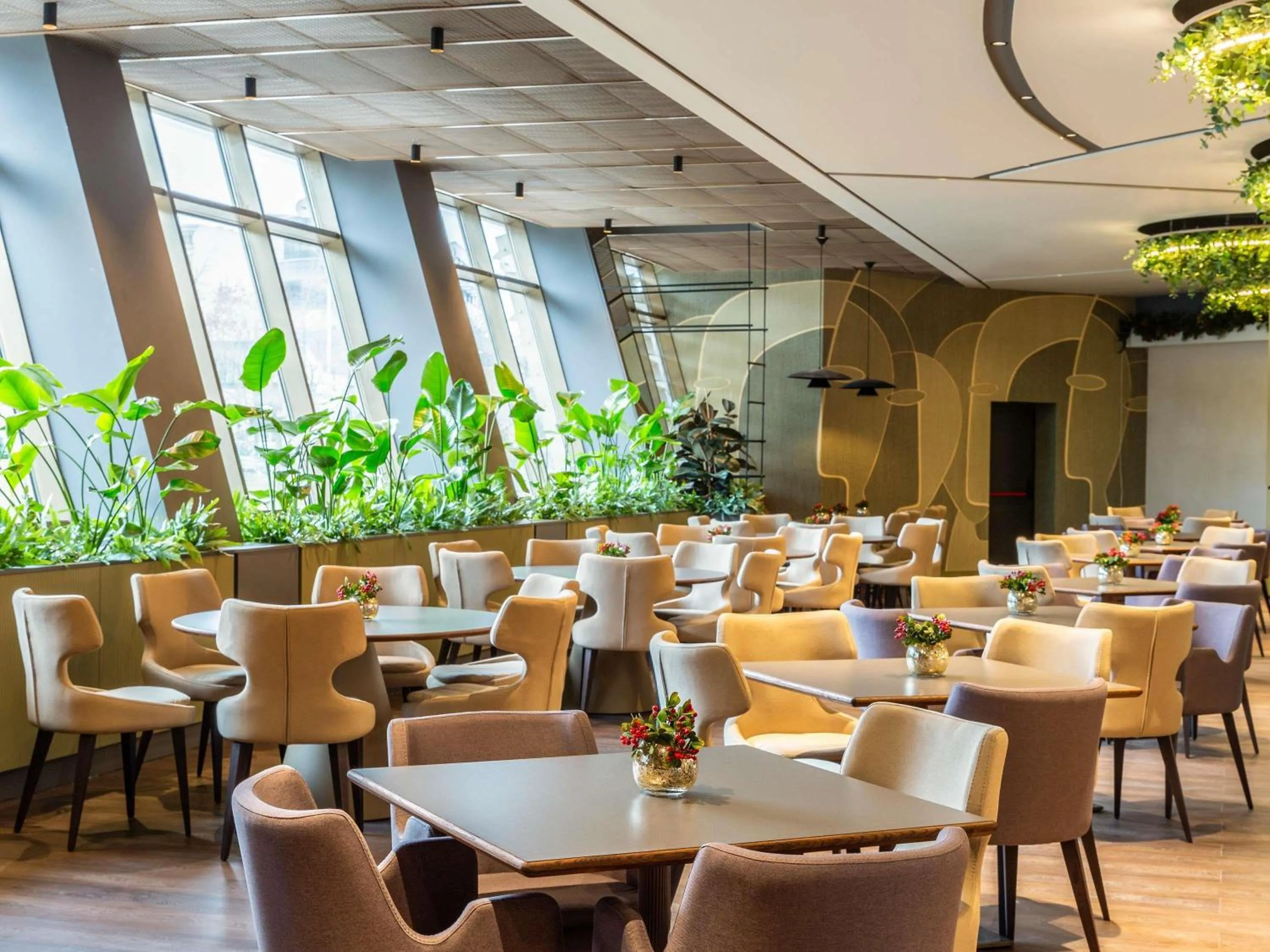 Restaurant/places to eat in Mercure Sofia City