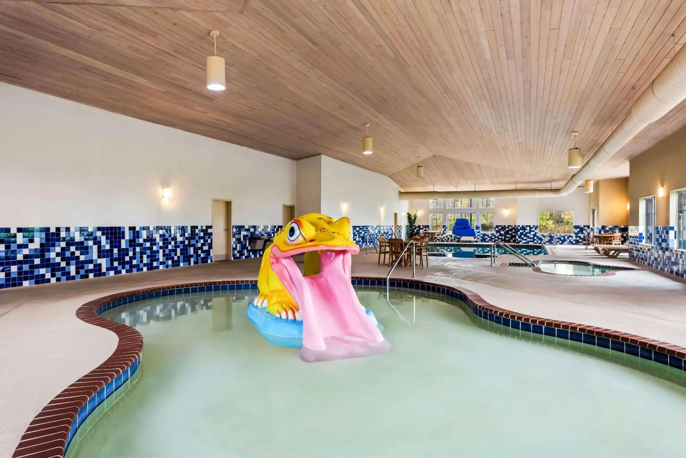 Swimming pool in Country Inn & Suites by Radisson, Portage, IN