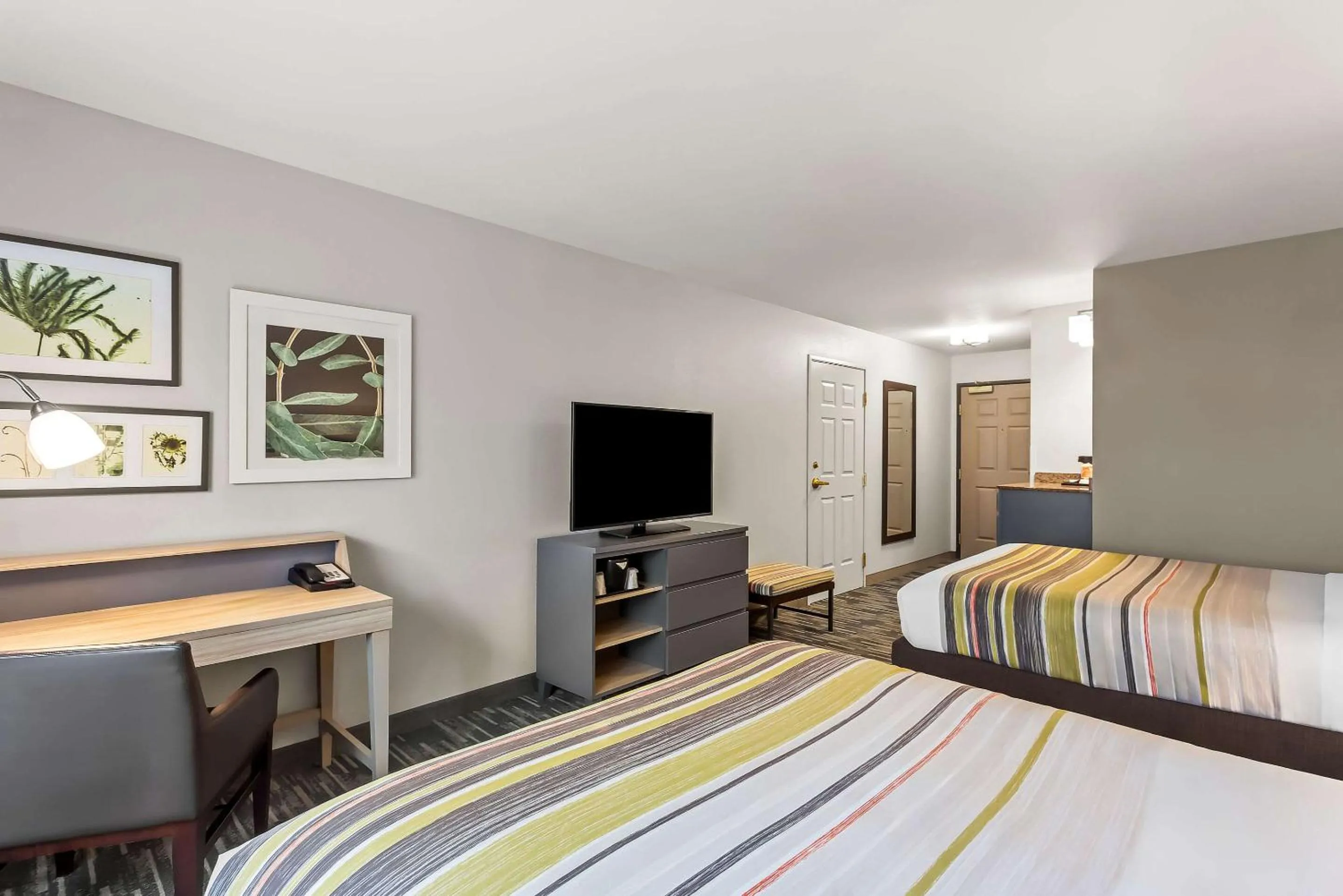 Bedroom, Bed in Country Inn & Suites by Radisson, Portage, IN