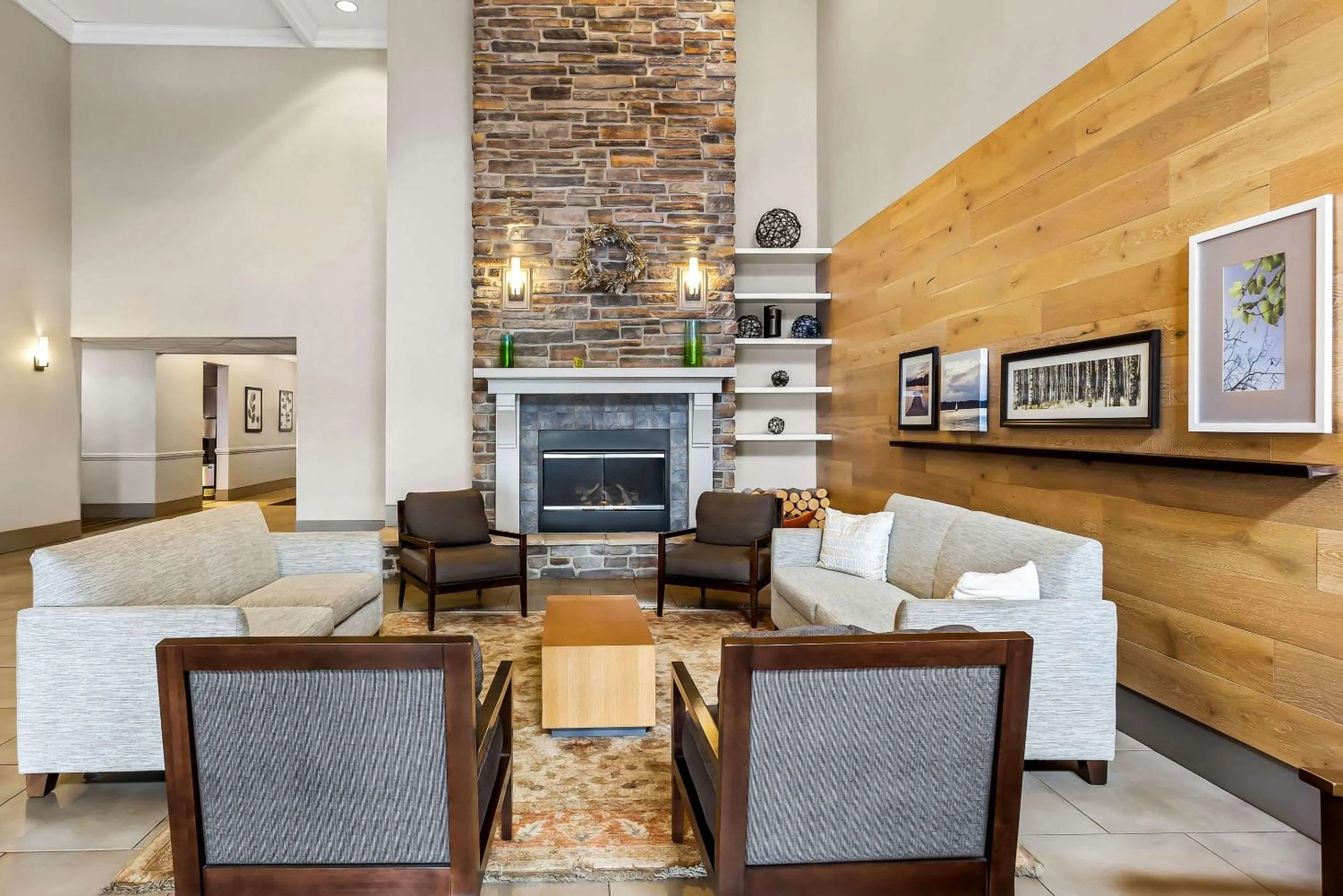 Lobby or reception in Country Inn & Suites by Radisson, Portage, IN