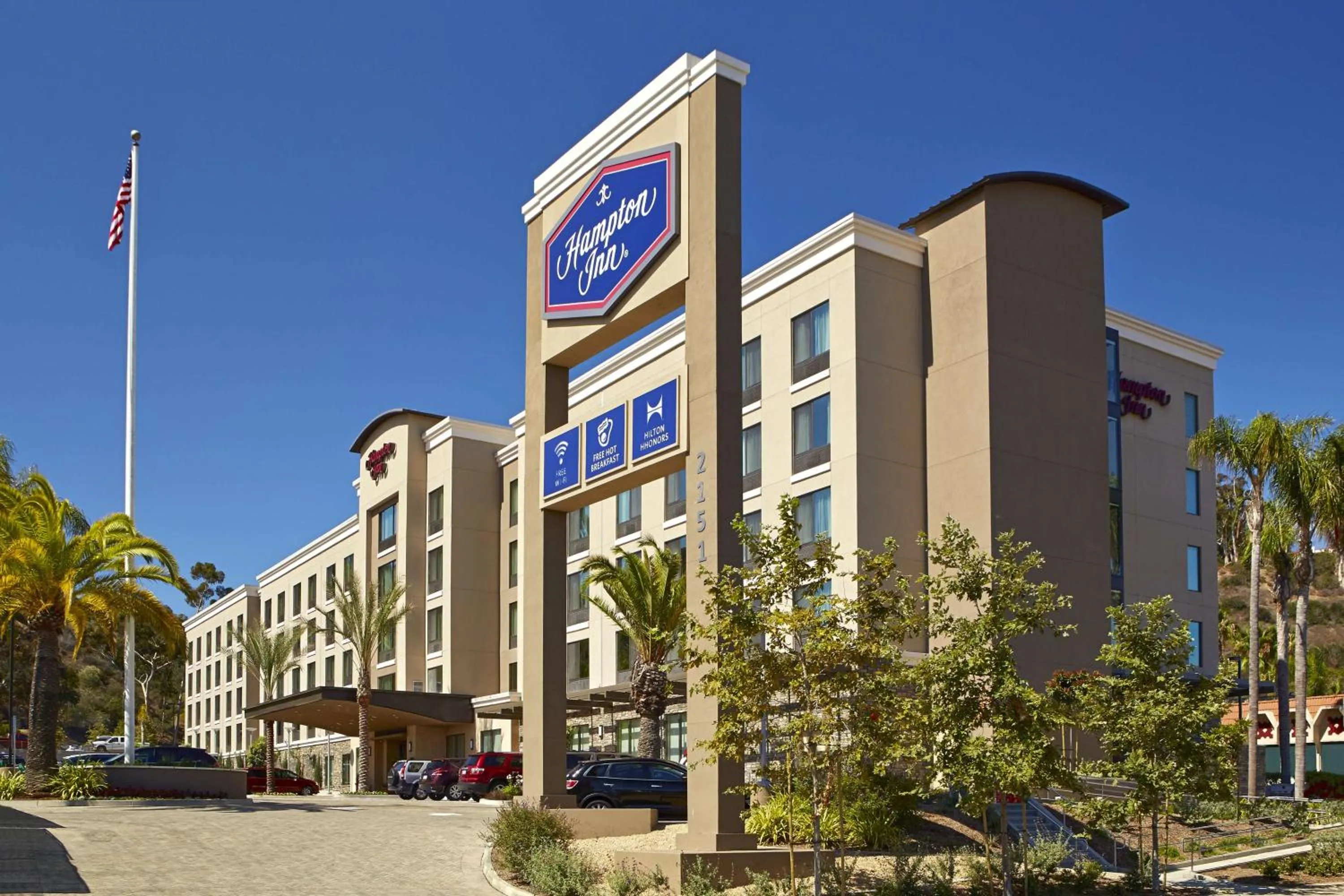 Property building in Hampton Inn San Diego Mission Valley