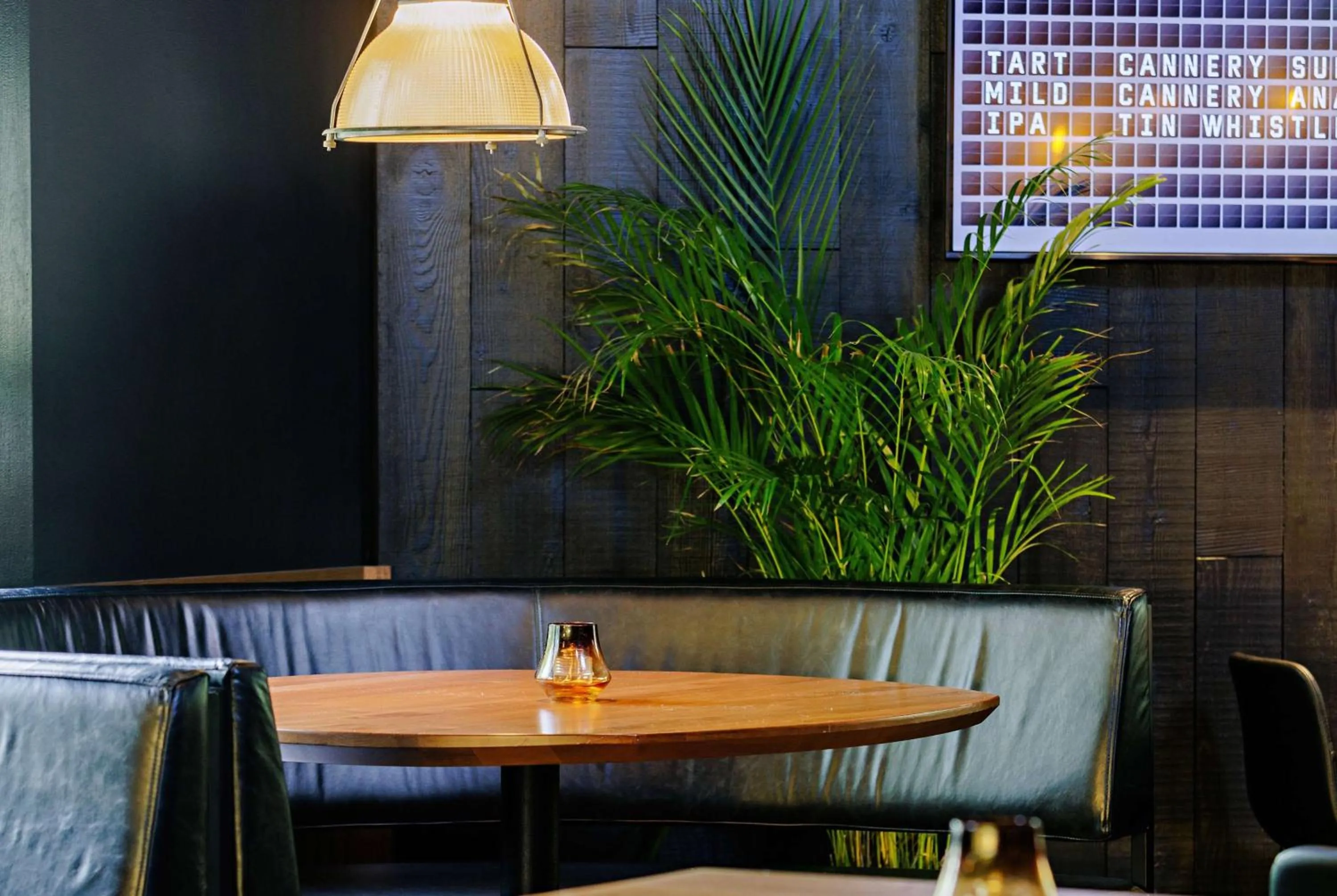 Restaurant/places to eat in Balcomo, a Ramada by Wyndham