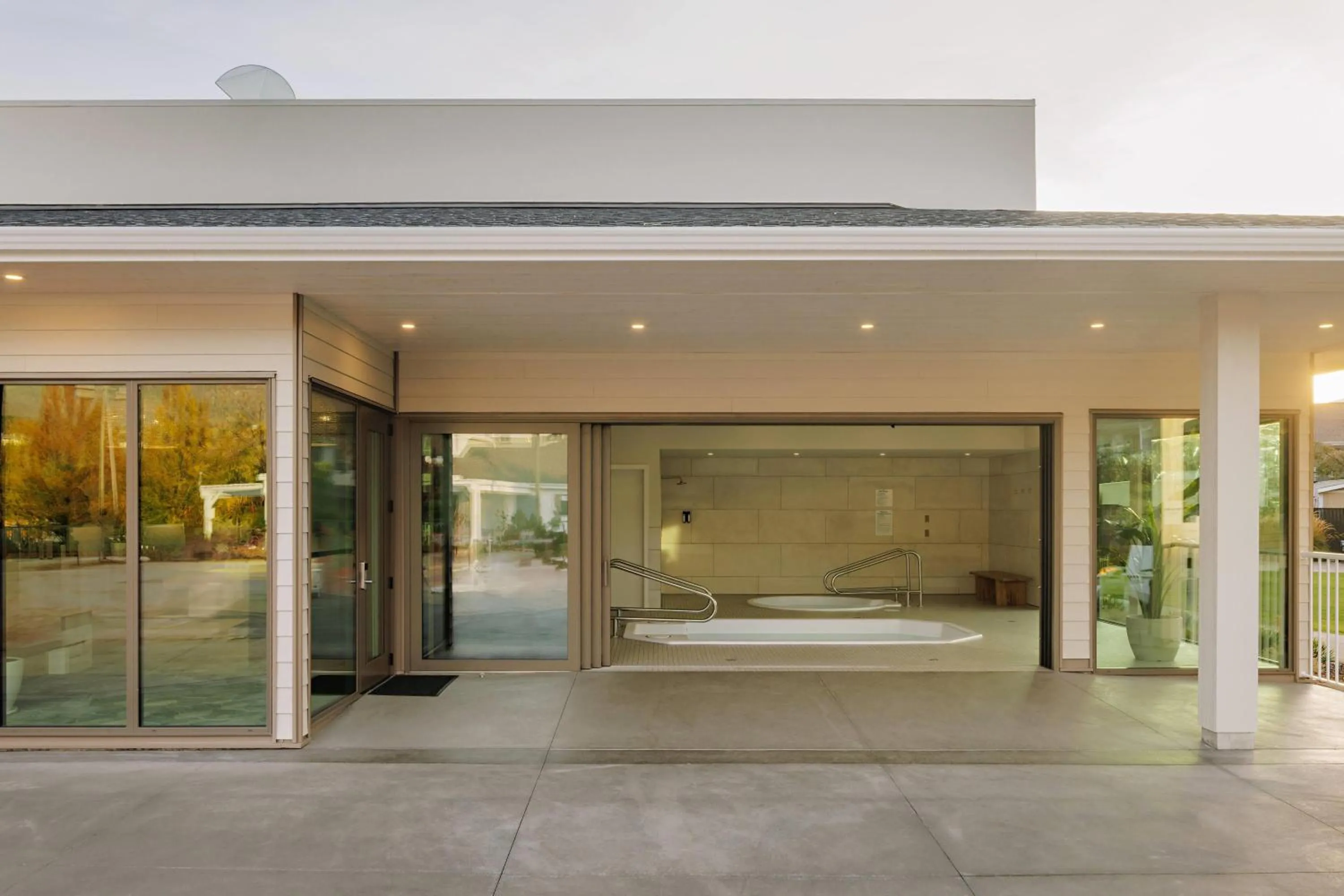 Spa and wellness centre/facilities, Bed in Balcomo, a Ramada by Wyndham