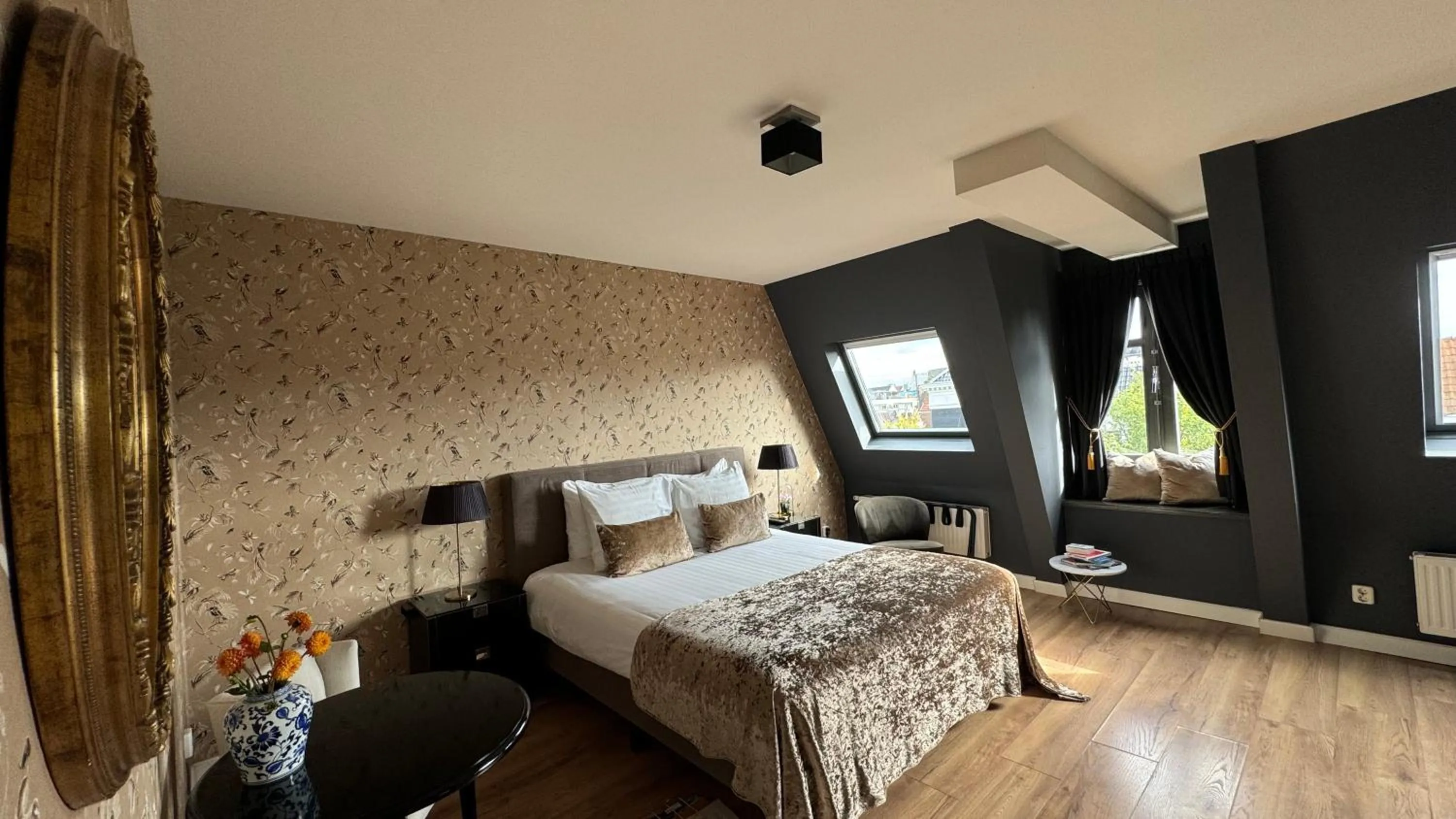 Bed in Canal House The Tannery Amsterdam