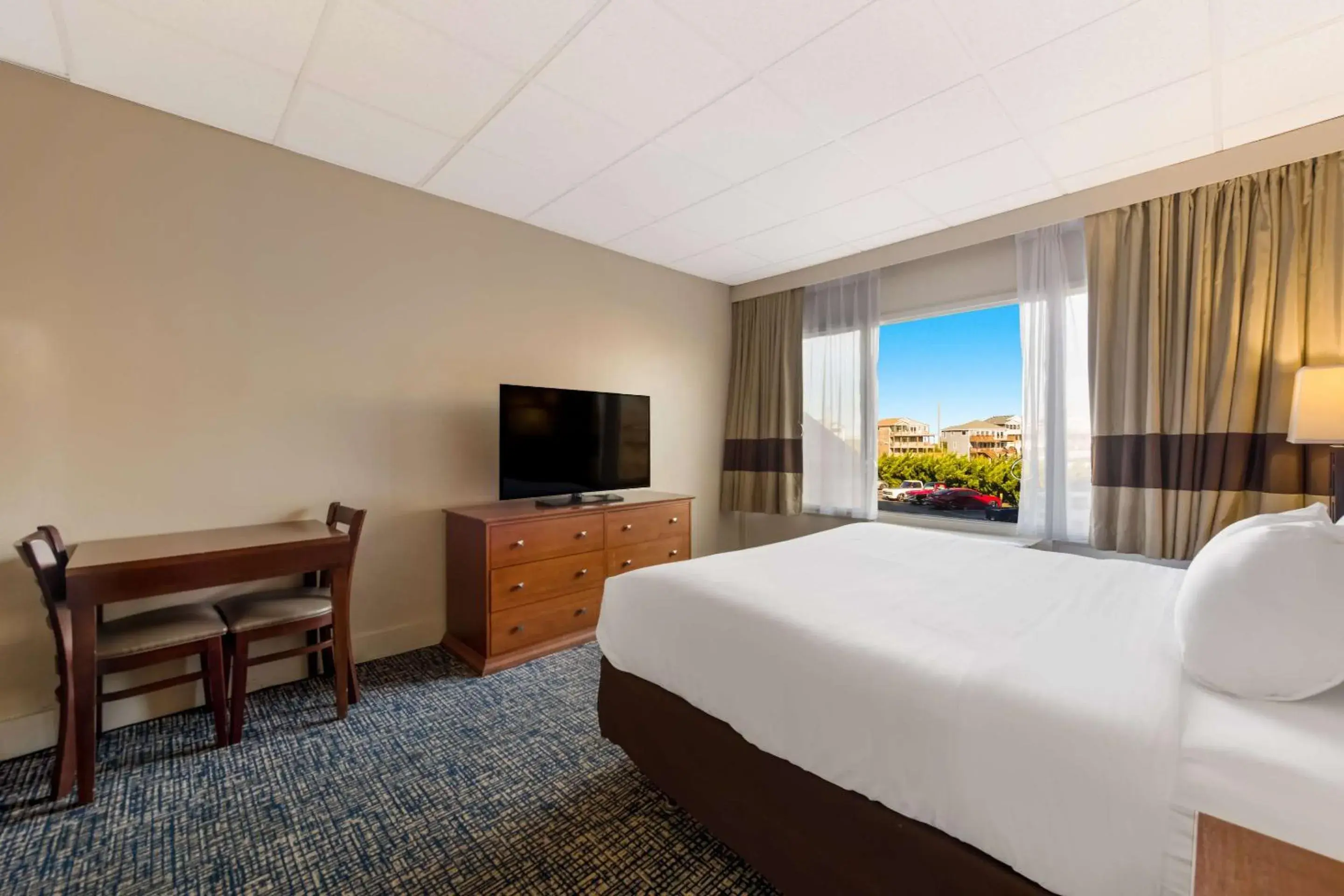 Bedroom, Bed in Comfort Inn South Oceanfront Bedroom, Bed in Comfort Inn South Oceanfront