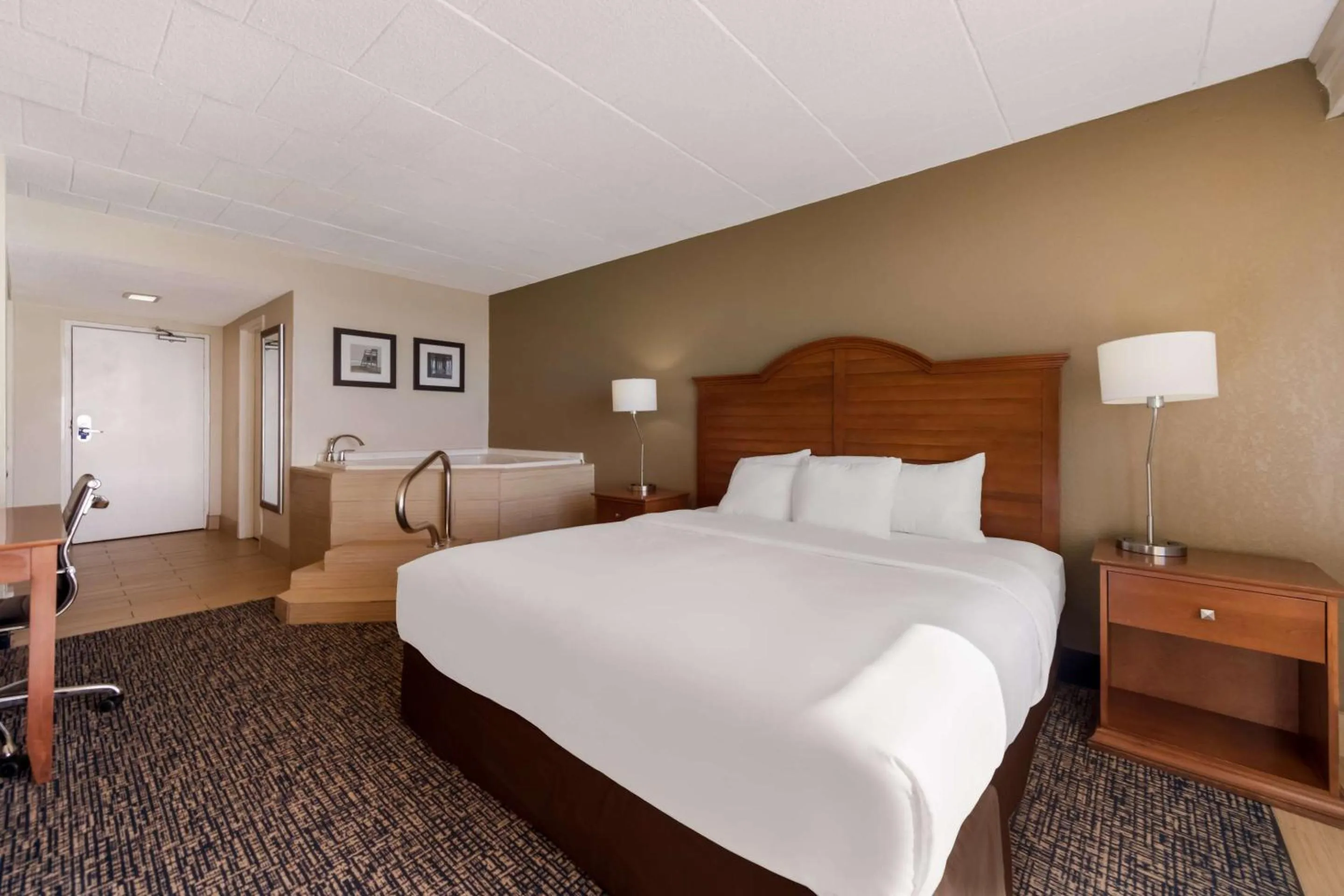 Bedroom, Bed in Comfort Inn South Oceanfront